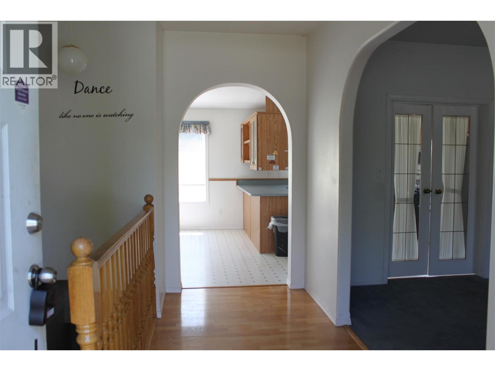 129 Oak Street, Fauquier, British Columbia  V0G 1K0 - Photo 5 - 10395022