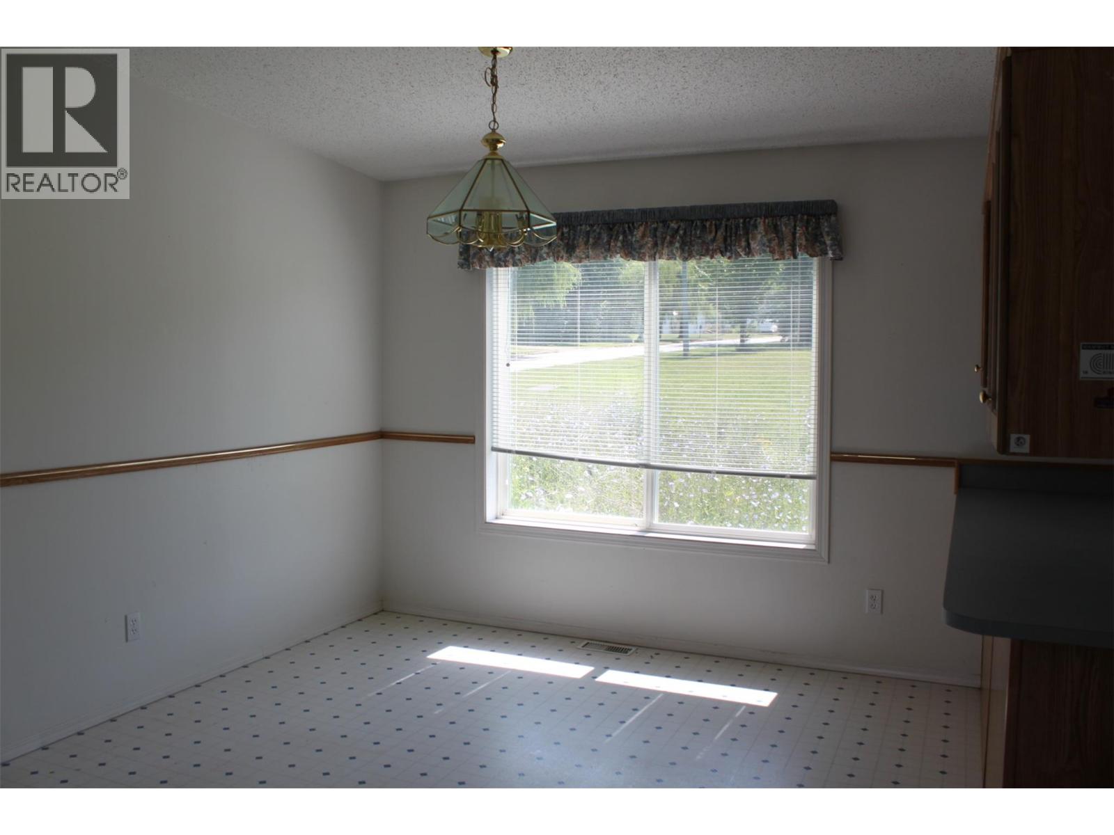 129 Oak Street, Fauquier, British Columbia  V0G 1K0 - Photo 6 - 10395022