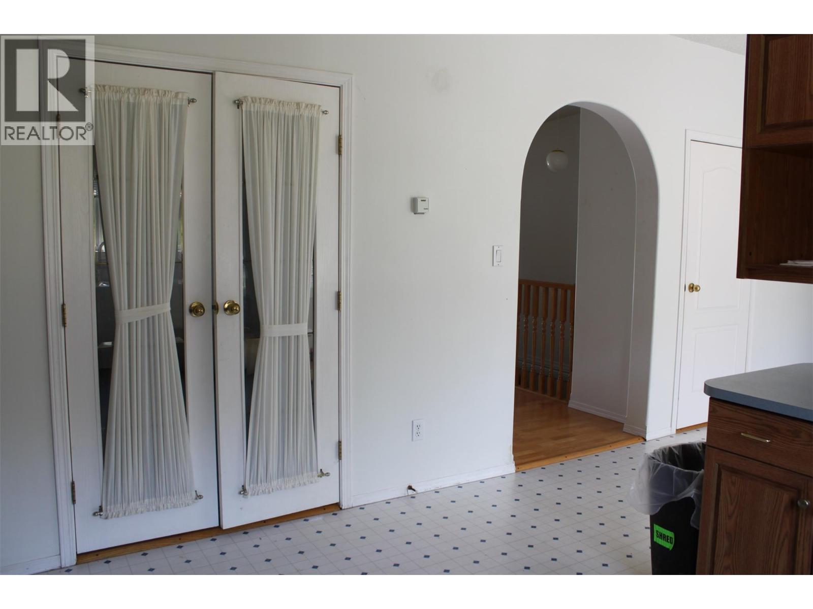 129 Oak Street, Fauquier, British Columbia  V0G 1K0 - Photo 7 - 10395022