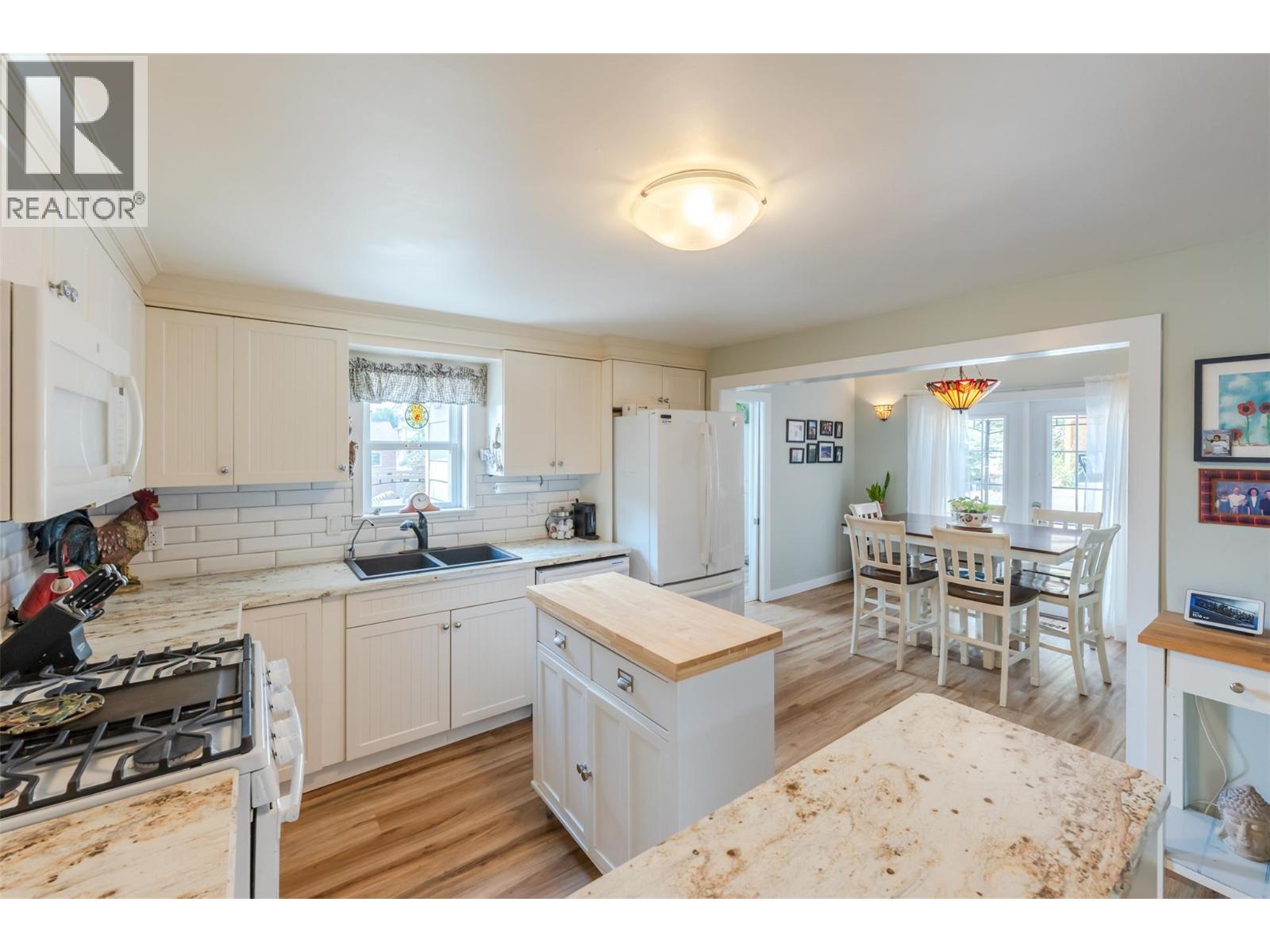 6430 Spartan Street, Oliver, British Columbia  V0H 1T0 - Photo 2 - 10394910