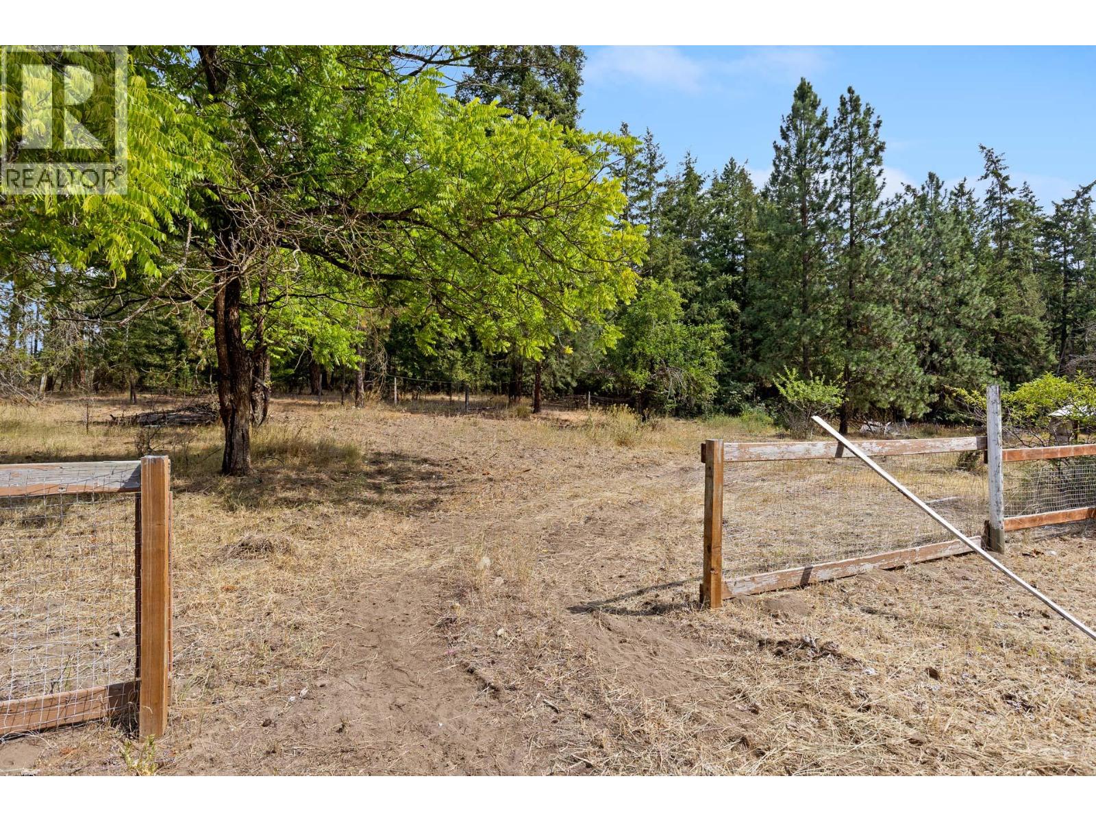 4768 Schubert Road, Spallumcheen, British Columbia  V4Y 1A2 - Photo 16 - 10395243