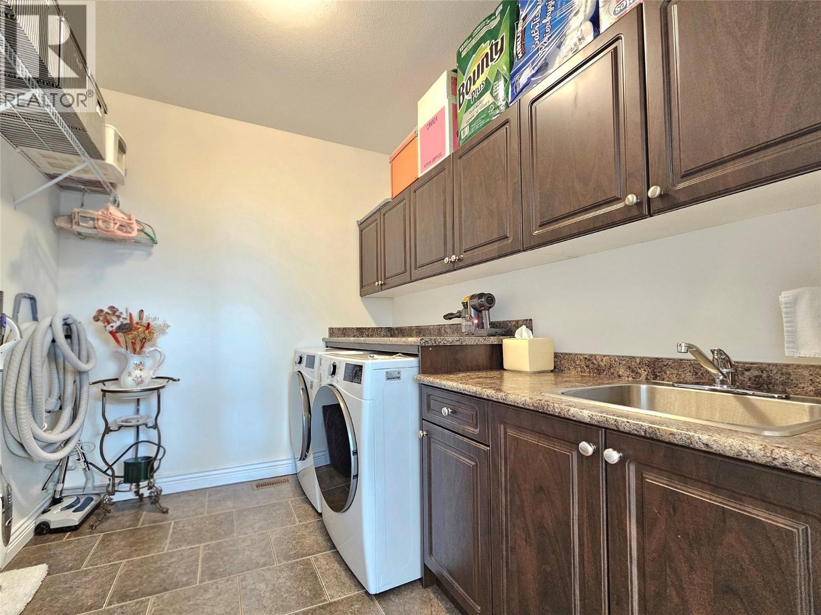 1494 Montenegro Drive, Kelowna, British Columbia  V1P 1R3 - Photo 35 - 10395227
