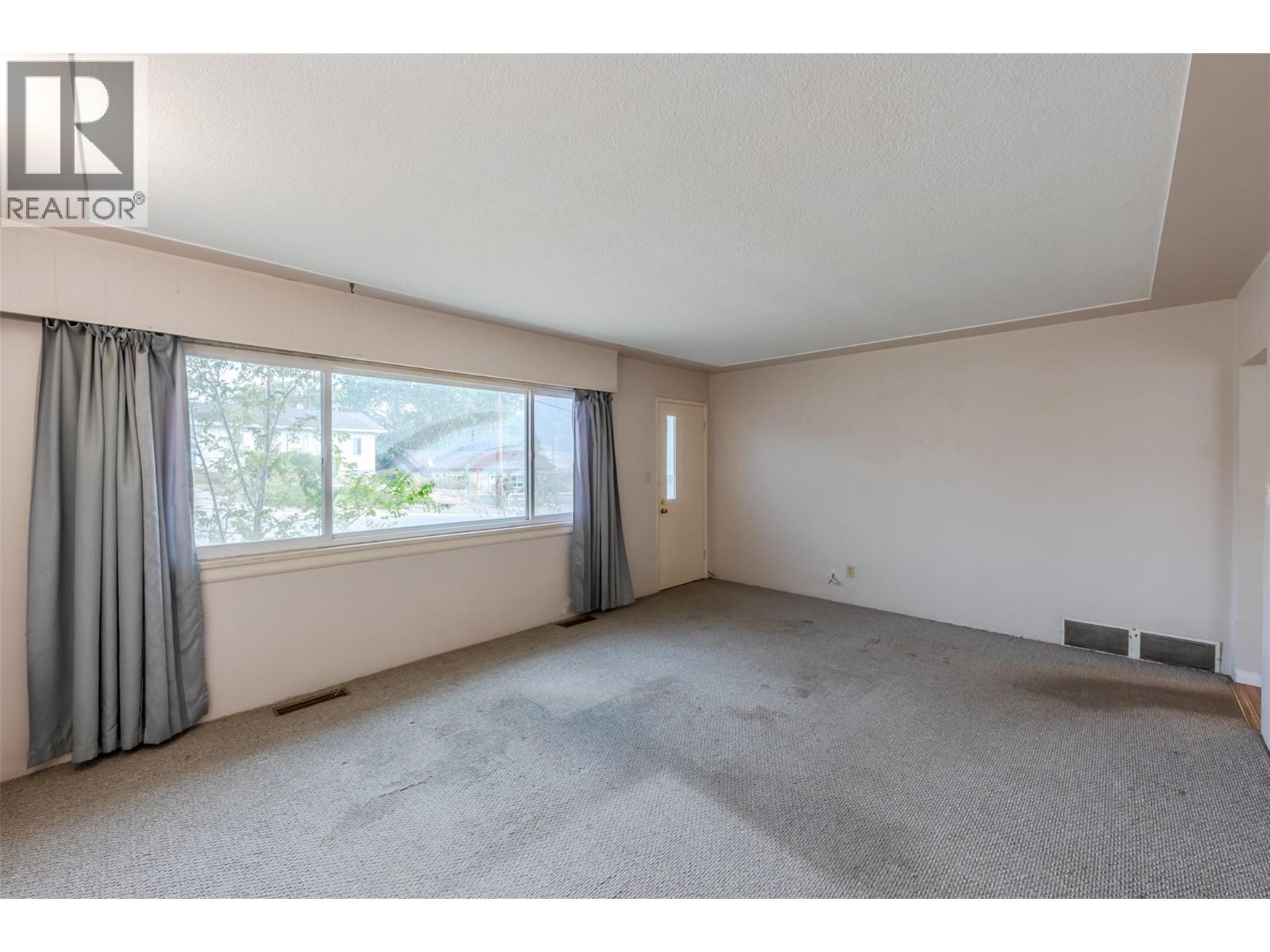 8903 74th Avenue, Osoyoos, British Columbia  V0H 1V0 - Photo 11 - 10395025