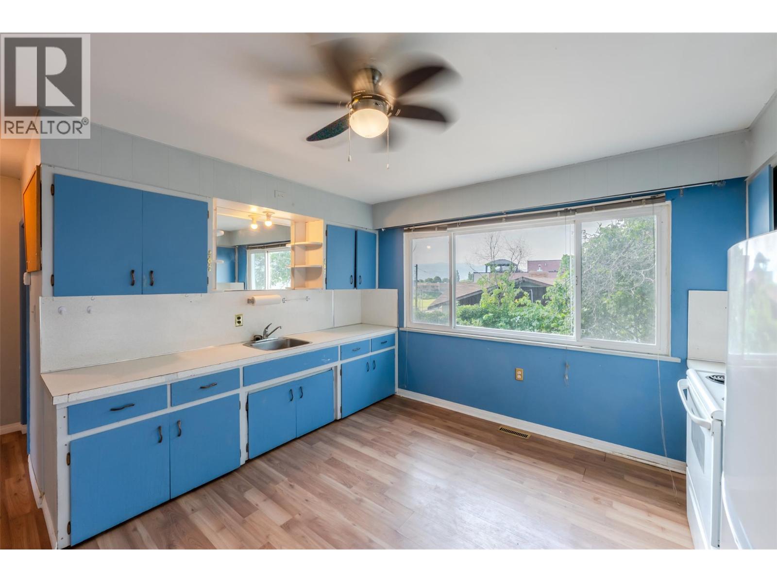 8903 74th Avenue, Osoyoos, British Columbia  V0H 1V0 - Photo 2 - 10395025
