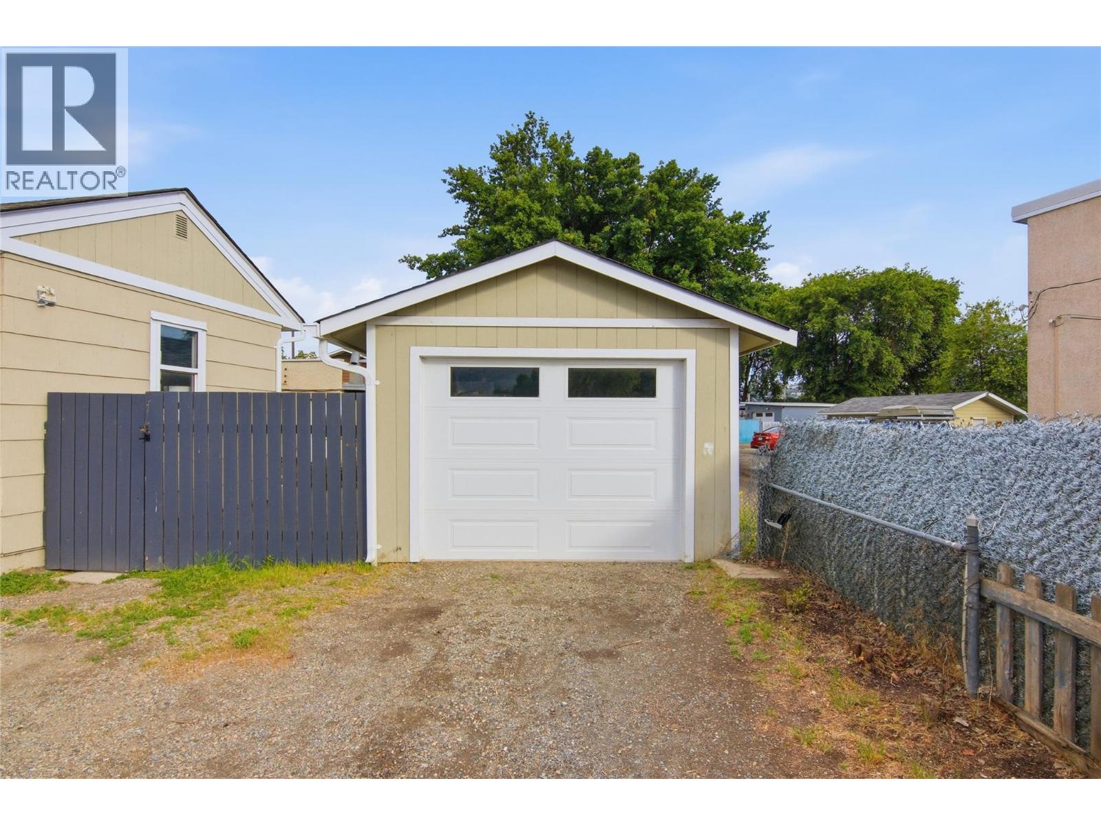121 Willow Street, Kamloops, British Columbia  V2B 4C6 - Photo 7 - 10395277