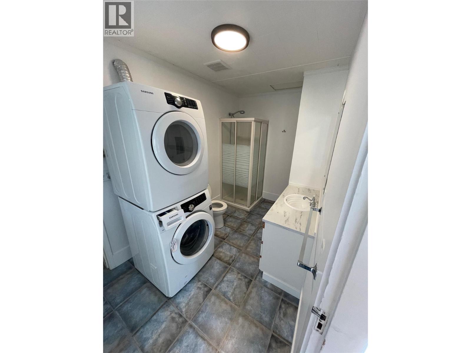 6454 Kootenay Street, Oliver, British Columbia  V0H 1T0 - Photo 16 - 10395133