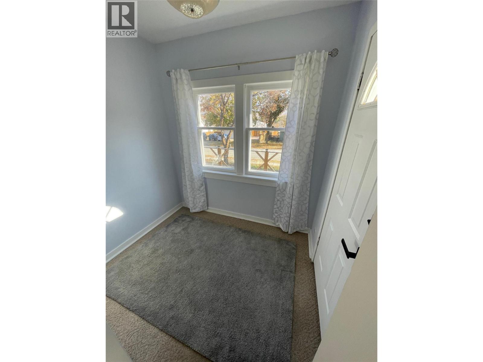 6454 Kootenay Street, Oliver, British Columbia  V0H 1T0 - Photo 8 - 10395133
