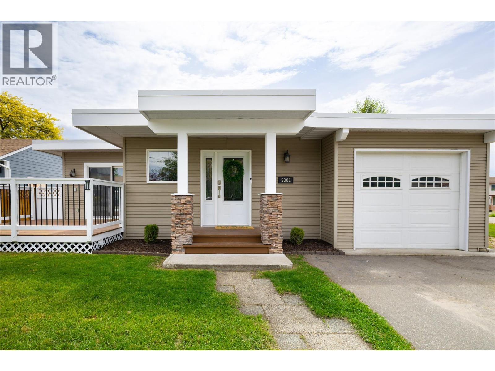 5301 Spalding Road, Vernon, British Columbia  V1B 3K5 - Photo 1 - 10394017