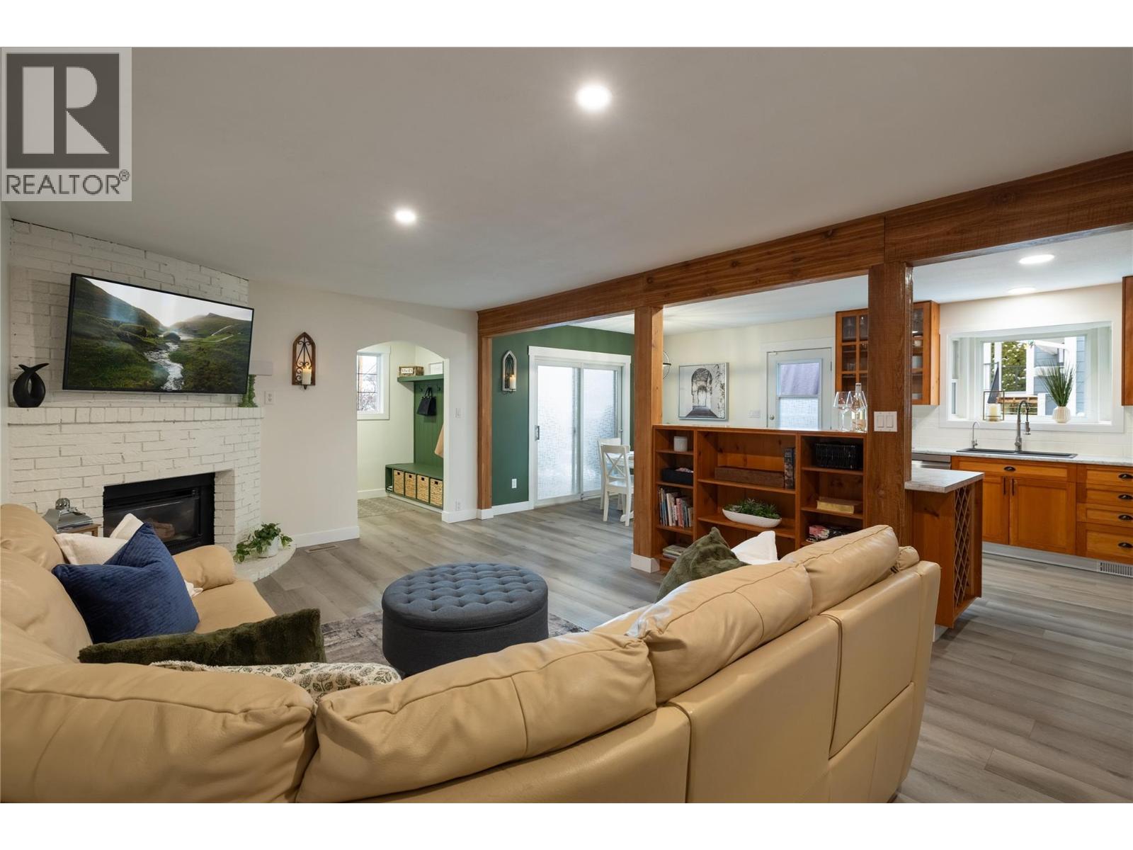 5301 Spalding Road, Vernon, British Columbia  V1B 3K5 - Photo 8 - 10394017