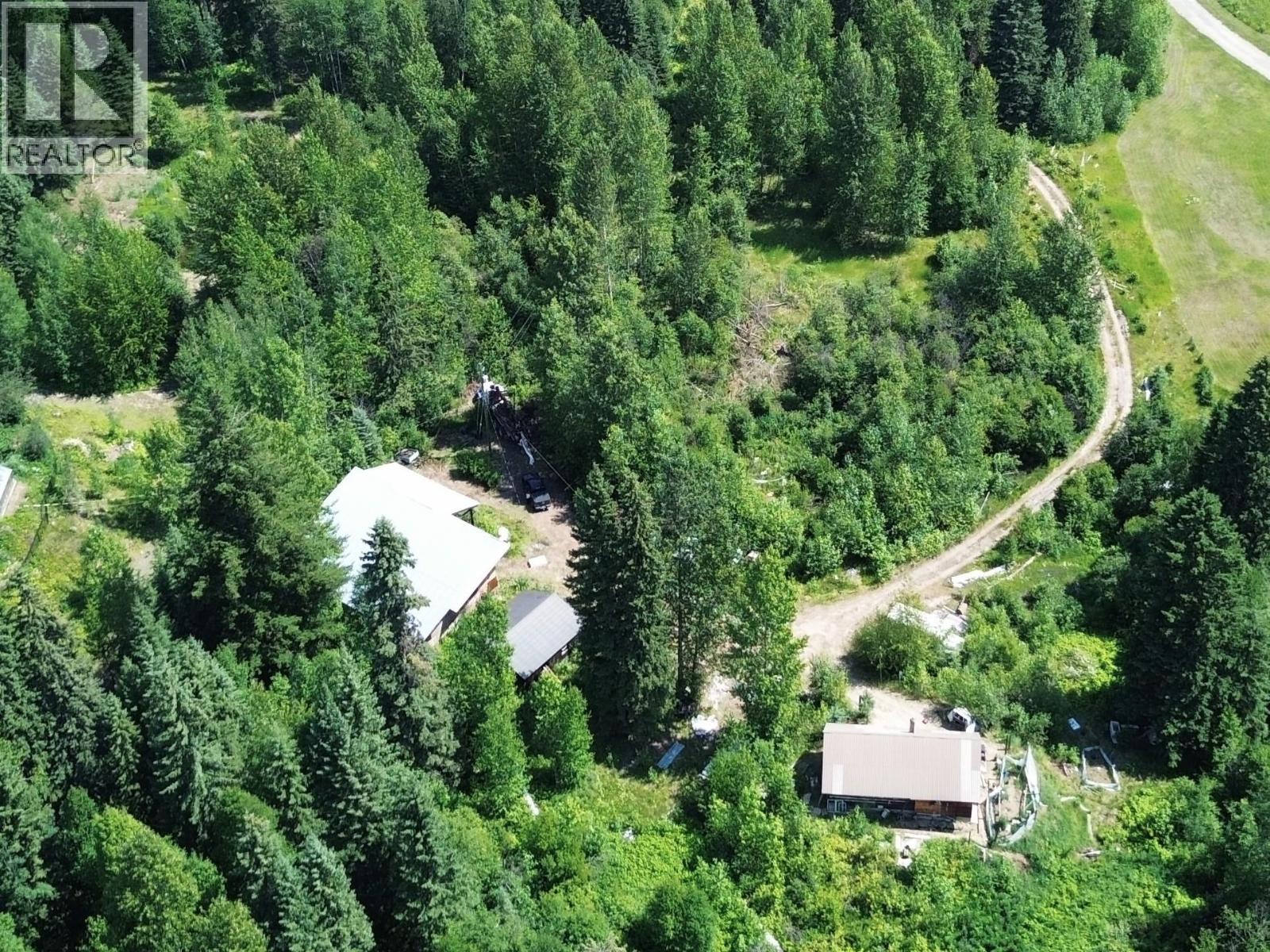 5353 Clearwater Valley Road, Clearwater, British Columbia  V0E 1N1 - Photo 5 - 10395231