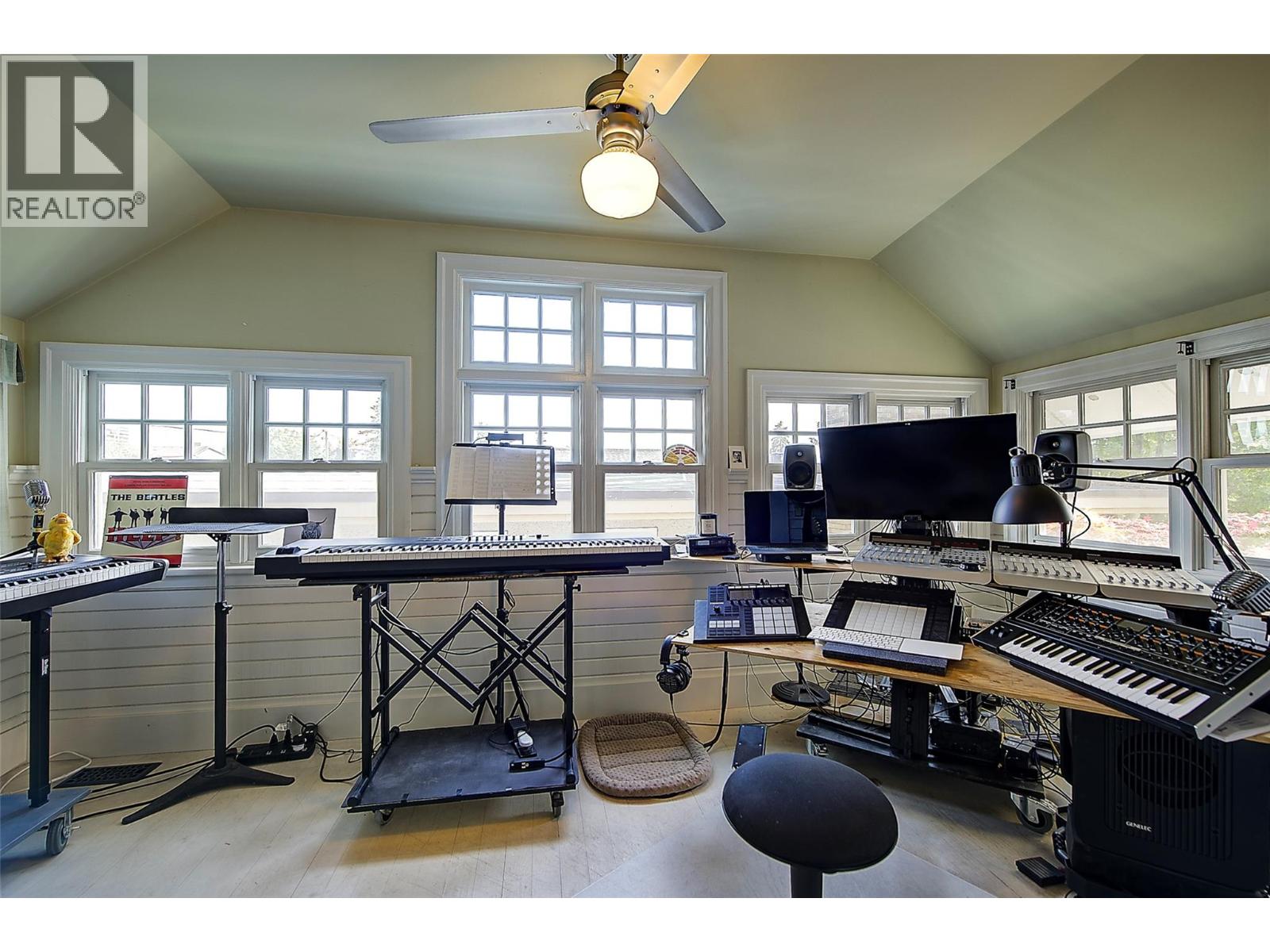 1537 Lakeview Street, Kelowna, British Columbia  V1Y 6N1 - Photo 47 - 10394899