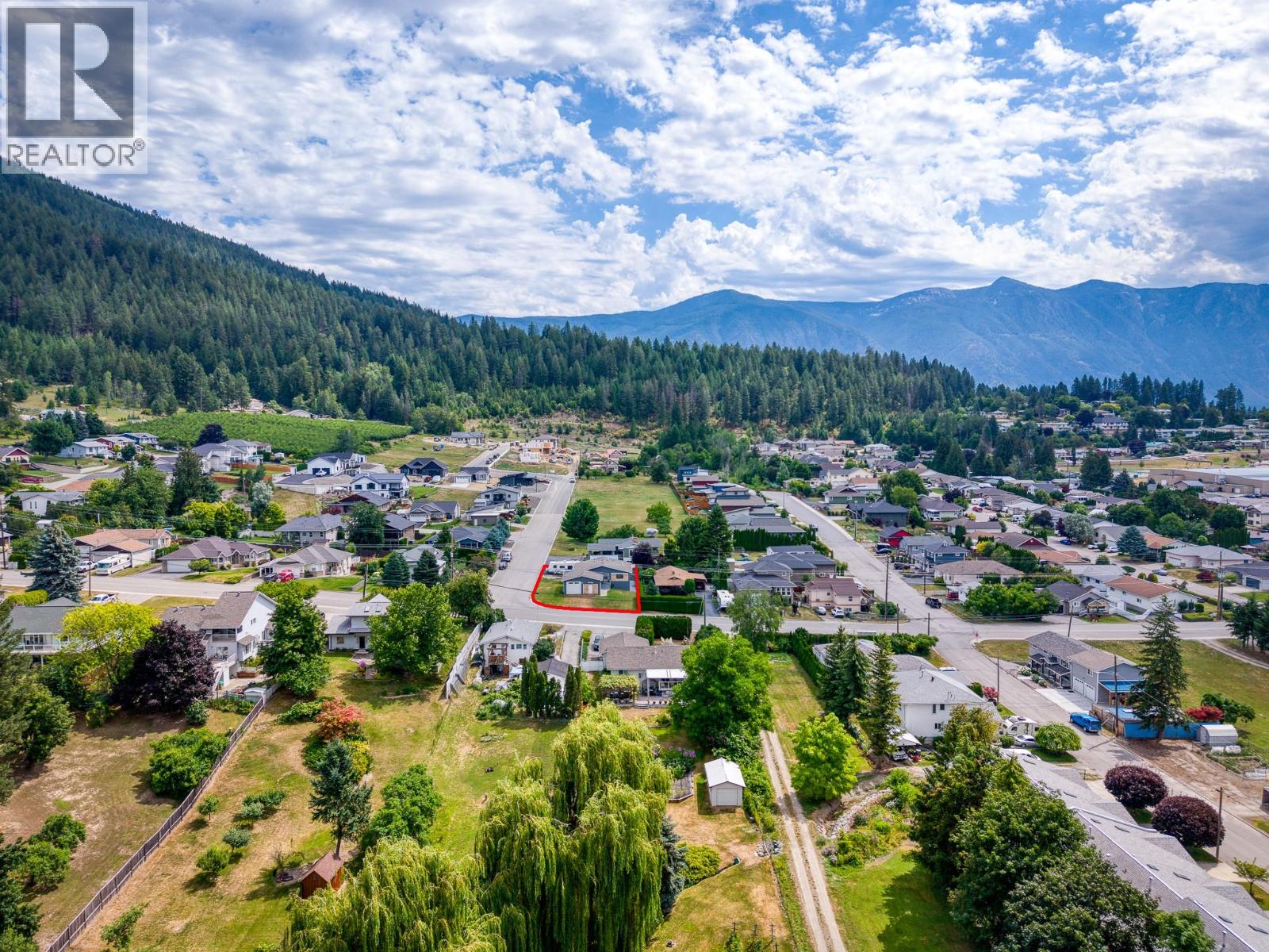 614 16th Avenue N, Creston, British Columbia  V0B 1G5 - Photo 4 - 10395048