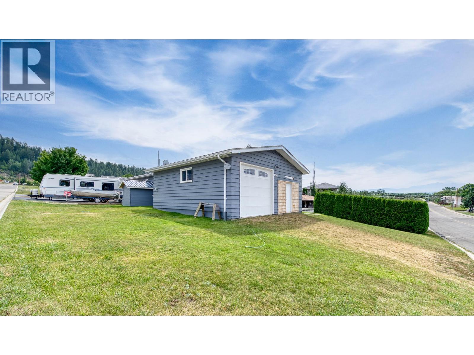 614 16th Avenue N, Creston, British Columbia  V0B 1G5 - Photo 47 - 10395048