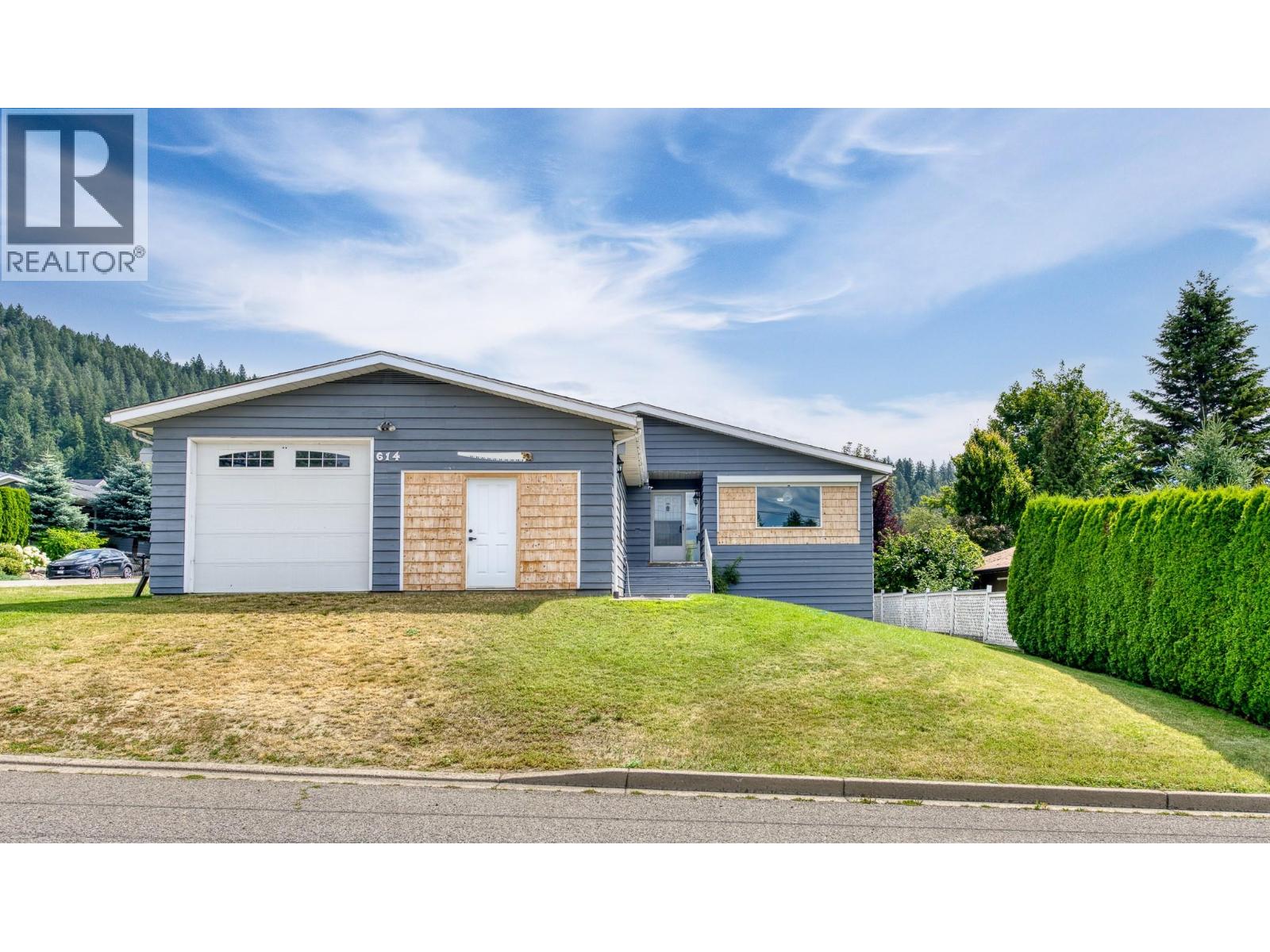 614 16th Avenue N, Creston, British Columbia  V0B 1G5 - Photo 7 - 10395048