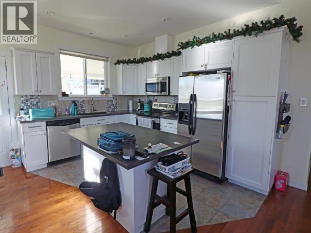 2037 Stagecoach Drive, Kamloops, British Columbia  V2B 0A7 - Photo 3 - 10395344