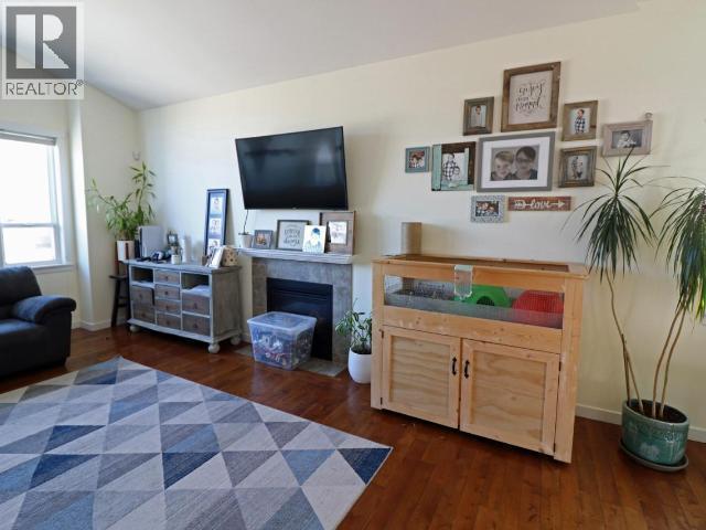2037 Stagecoach Drive, Kamloops, British Columbia  V2B 0A7 - Photo 5 - 10395344