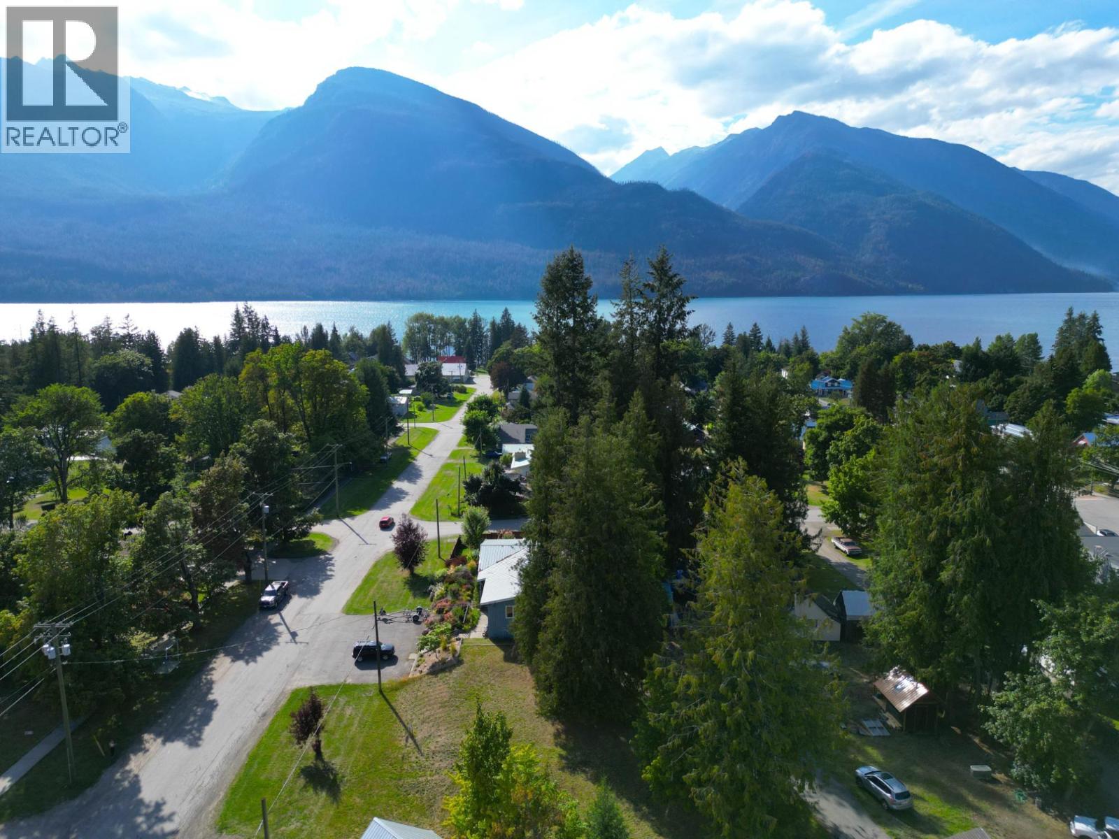 416 Slocan Avenue, New Denver, British Columbia  V0G 2B0 - Photo 1 - 10394895