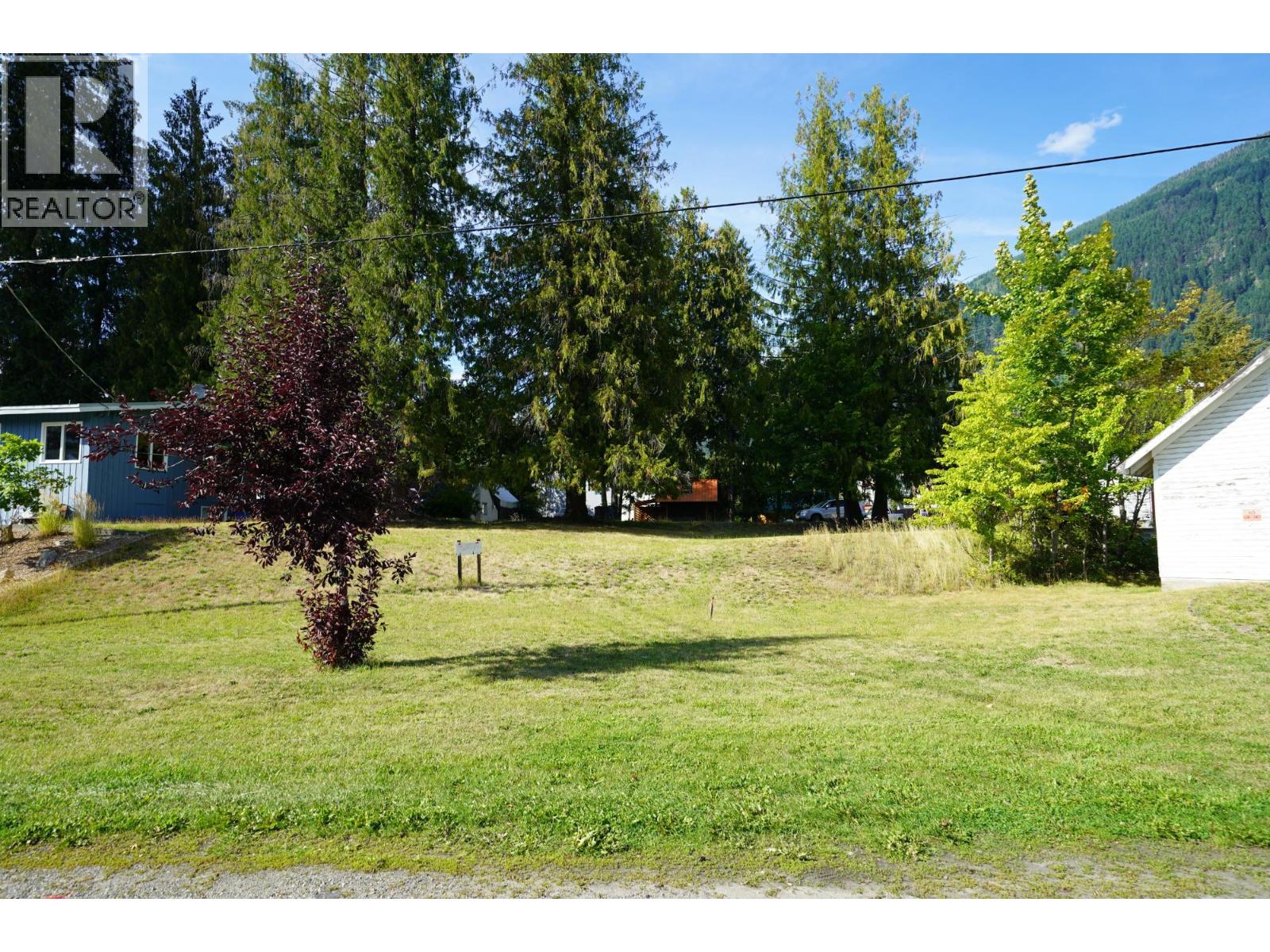 416 Slocan Avenue, New Denver, British Columbia  V0G 2B0 - Photo 15 - 10394895