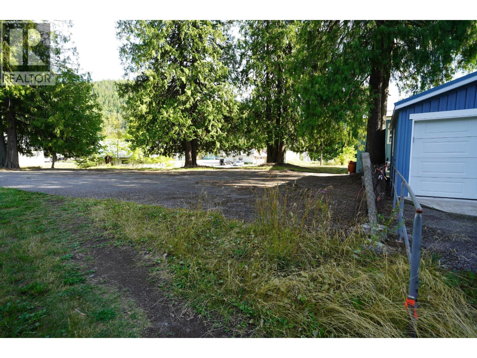 416 Slocan Avenue, New Denver, British Columbia  V0G 2B0 - Photo 23 - 10394895
