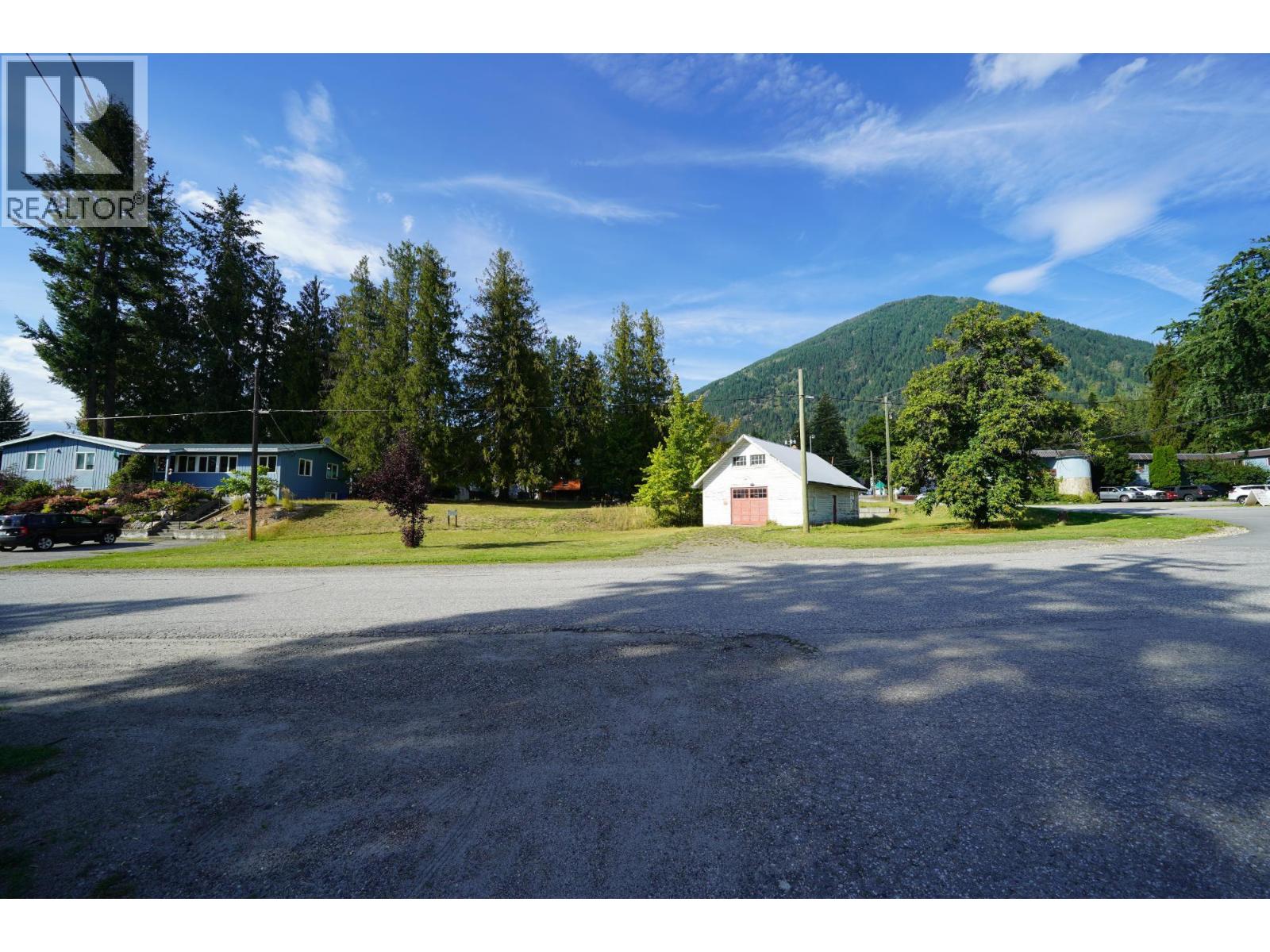 416 Slocan Avenue, New Denver, British Columbia  V0G 2B0 - Photo 39 - 10394895