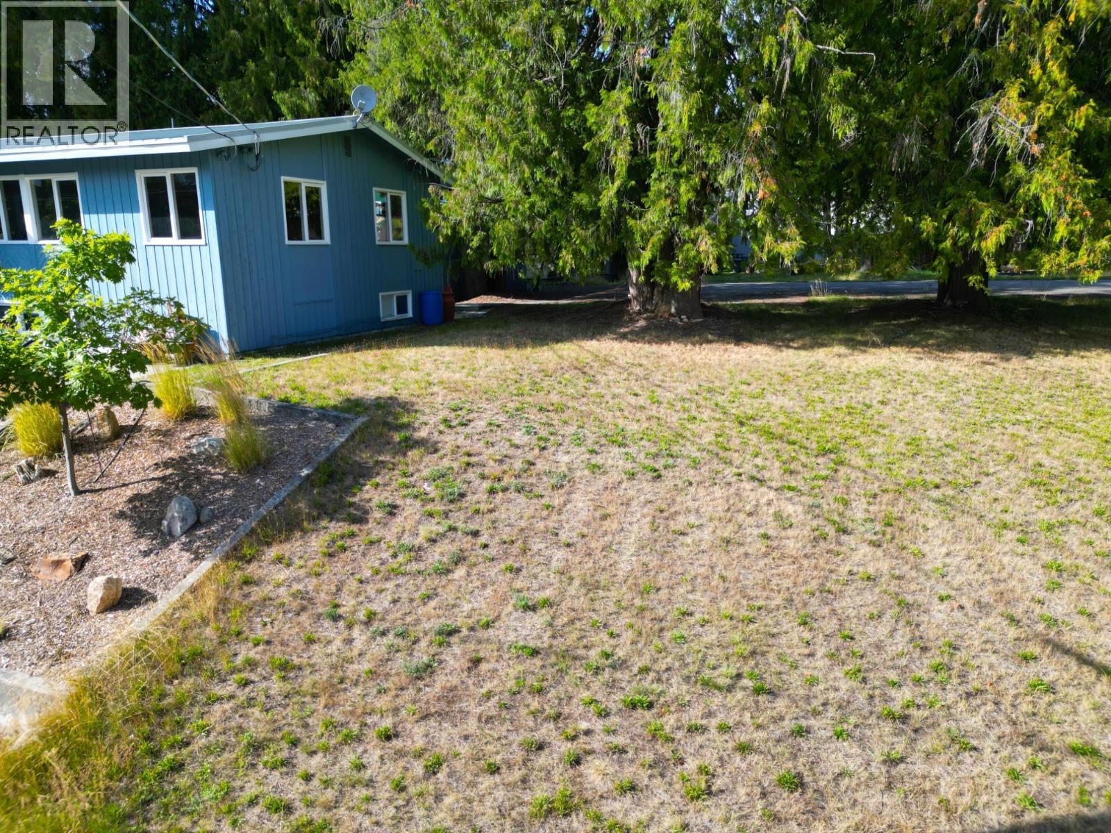 416 Slocan Avenue, New Denver, British Columbia  V0G 2B0 - Photo 9 - 10394895
