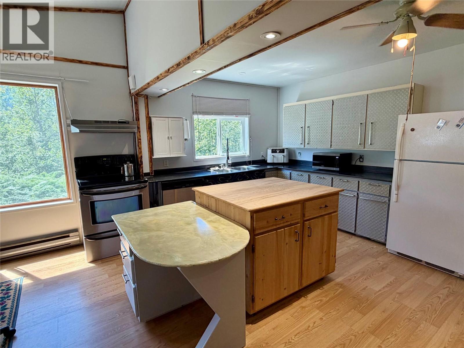 175 Grohman Creek Road, Nelson, British Columbia  V1L 6T9 - Photo 11 - 10395155