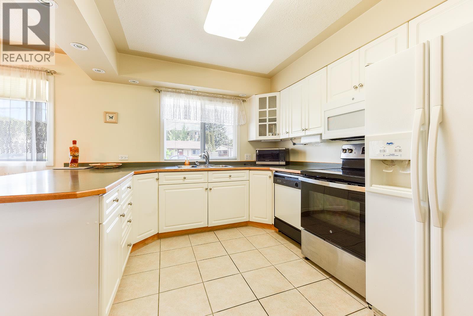 52 Granby Place, Penticton, British Columbia  V2A 2Z4 - Photo 6 - 10394079