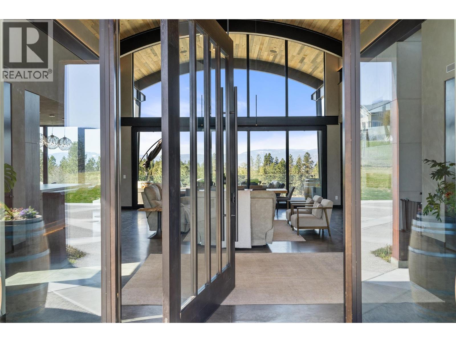 4275 Todd Road, Kelowna, British Columbia  V1W 4B8 - Photo 10 - 10390674