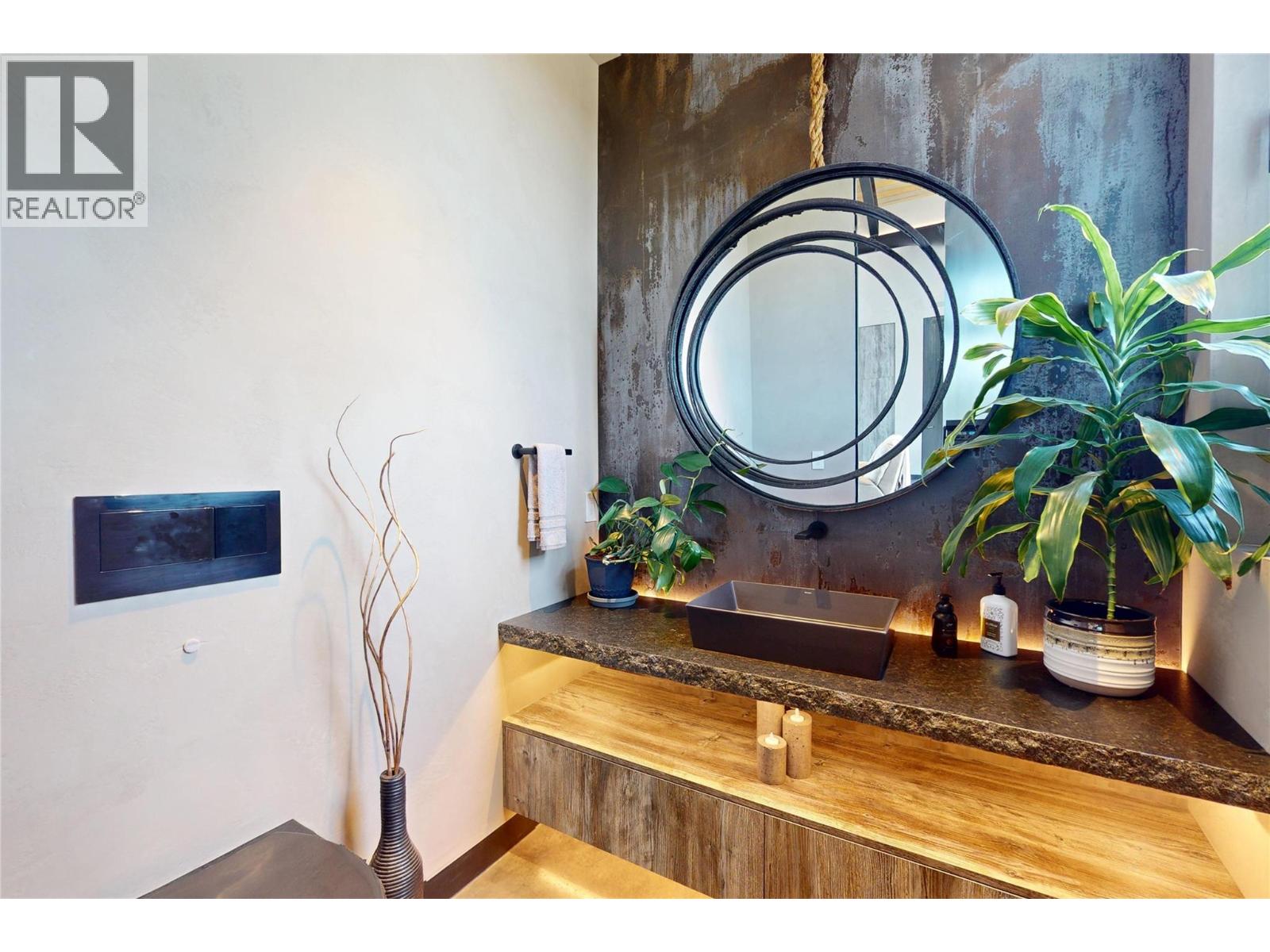 4275 Todd Road, Kelowna, British Columbia  V1W 4B8 - Photo 34 - 10390674
