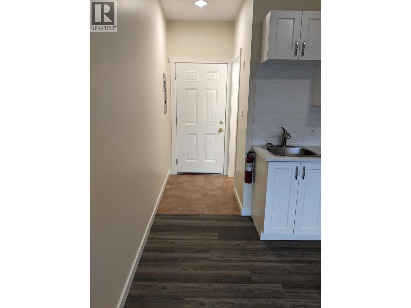 6203 Willow Avenue, Summerland, British Columbia  V0H 1Z4 - Photo 16 - 10395303
