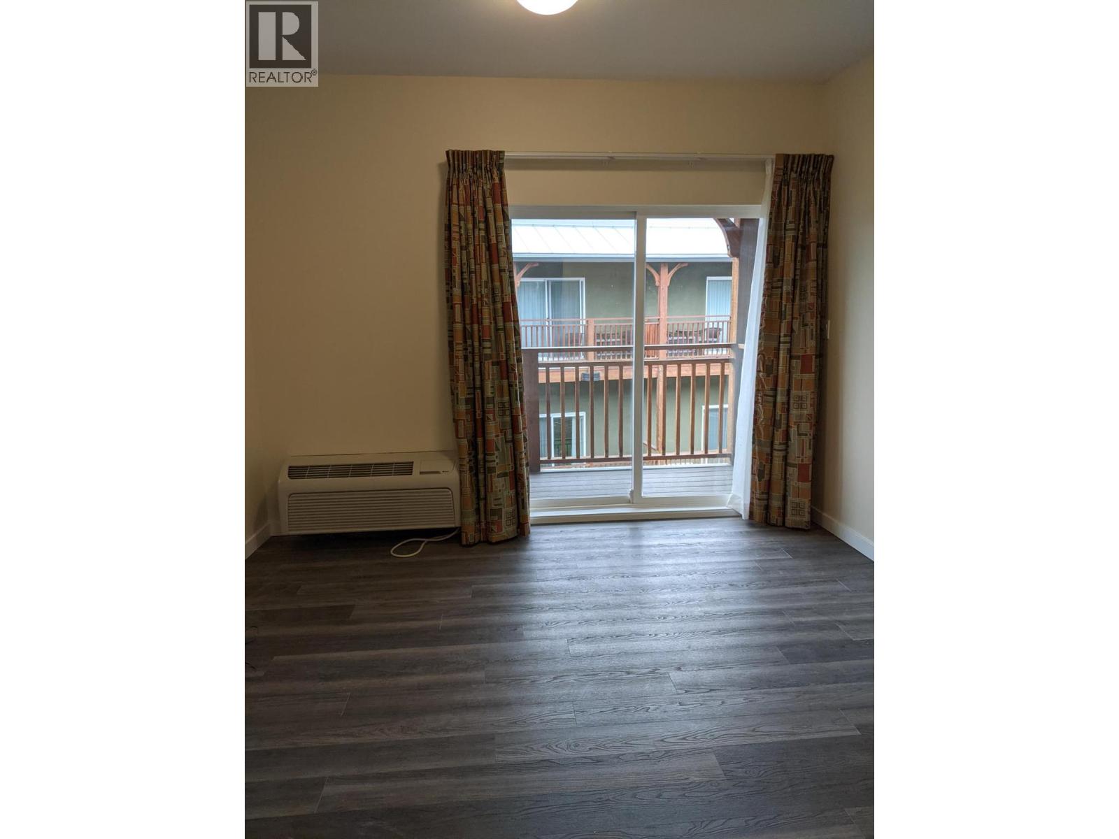 6203 Willow Avenue, Summerland, British Columbia  V0H 1Z4 - Photo 18 - 10395303