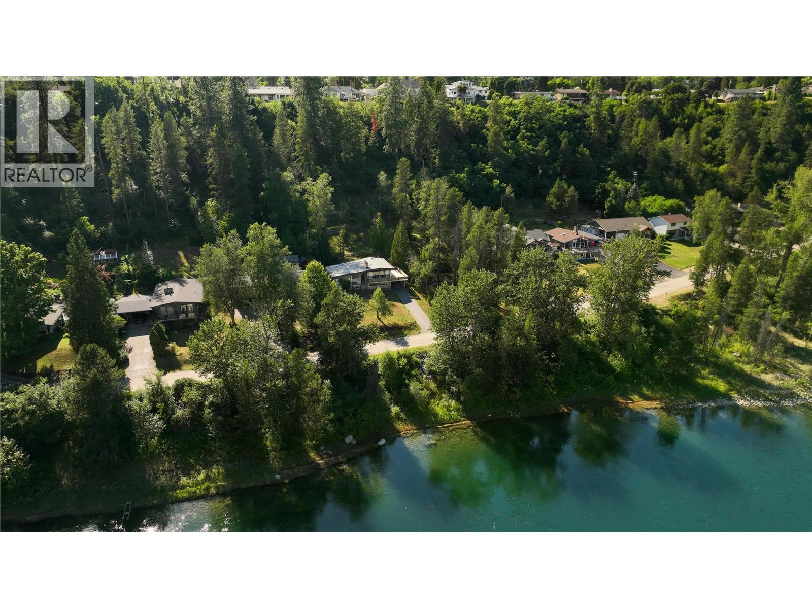 3110 1st Avenue, Castlegar, British Columbia  V1N 2R3 - Photo 1 - 10394453