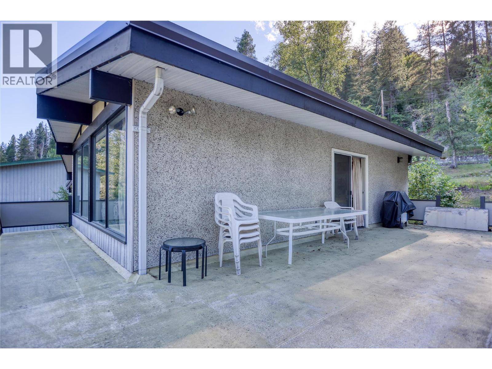 3110 1st Avenue, Castlegar, British Columbia  V1N 2R3 - Photo 19 - 10394453