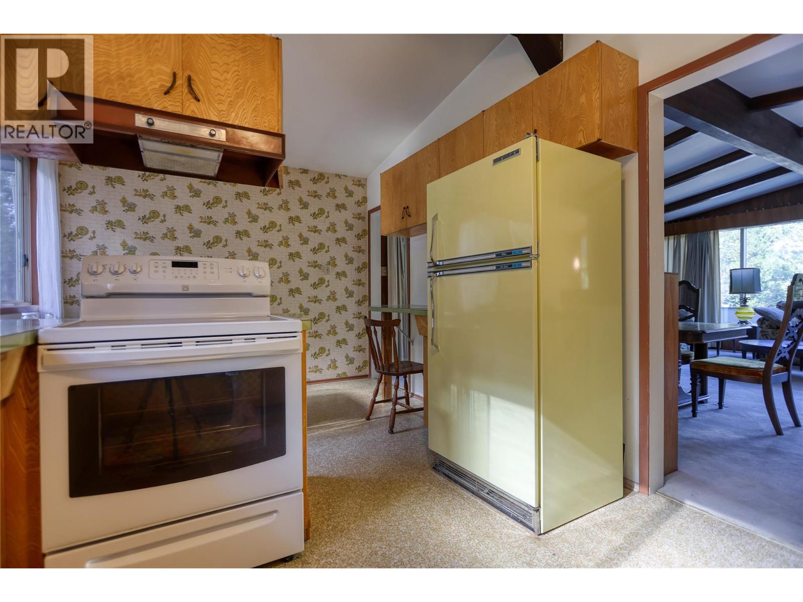 3110 1st Avenue, Castlegar, British Columbia  V1N 2R3 - Photo 9 - 10394453