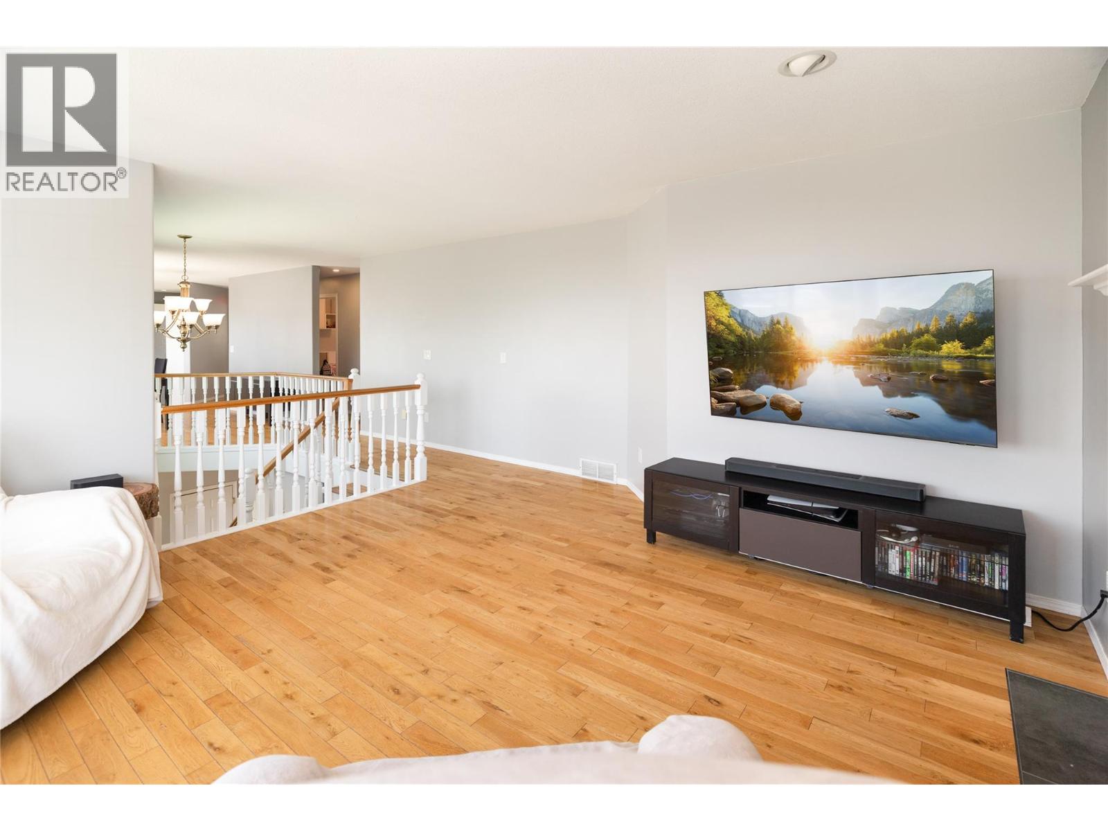 877 Toovey Road, Kelowna, British Columbia  V1X 6R2 - Photo 13 - 10394293