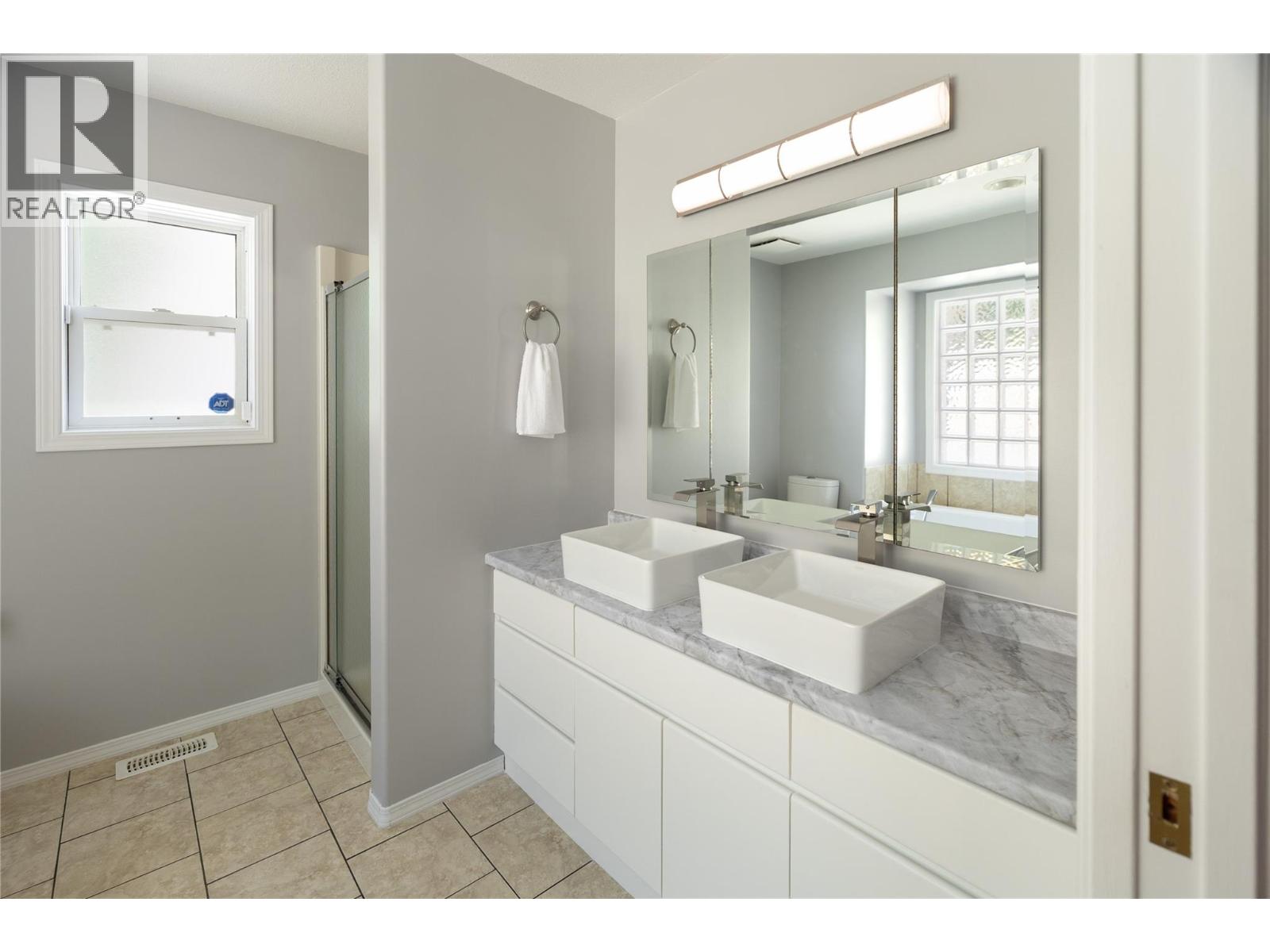877 Toovey Road, Kelowna, British Columbia  V1X 6R2 - Photo 18 - 10394293