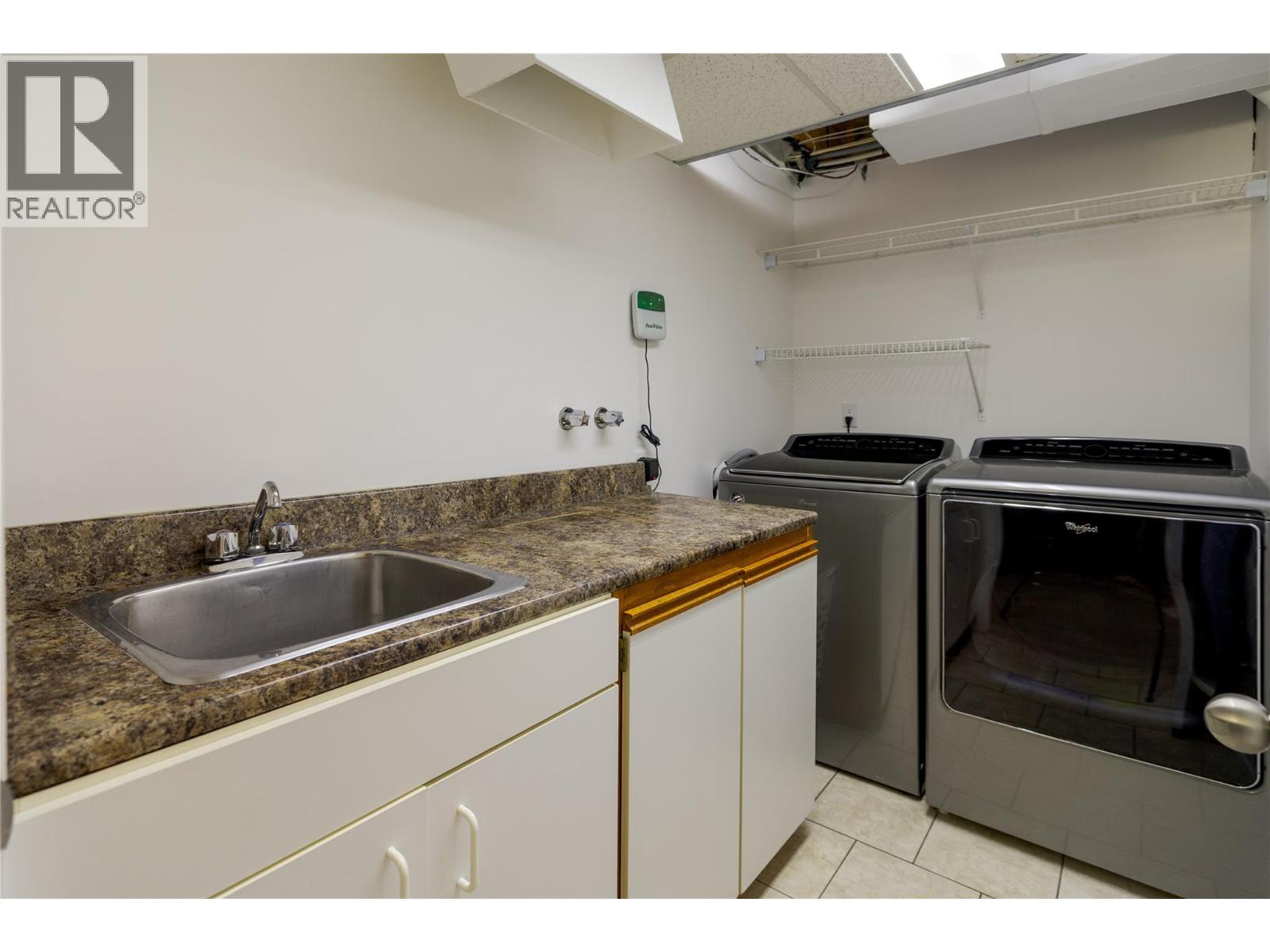 877 Toovey Road, Kelowna, British Columbia  V1X 6R2 - Photo 30 - 10394293
