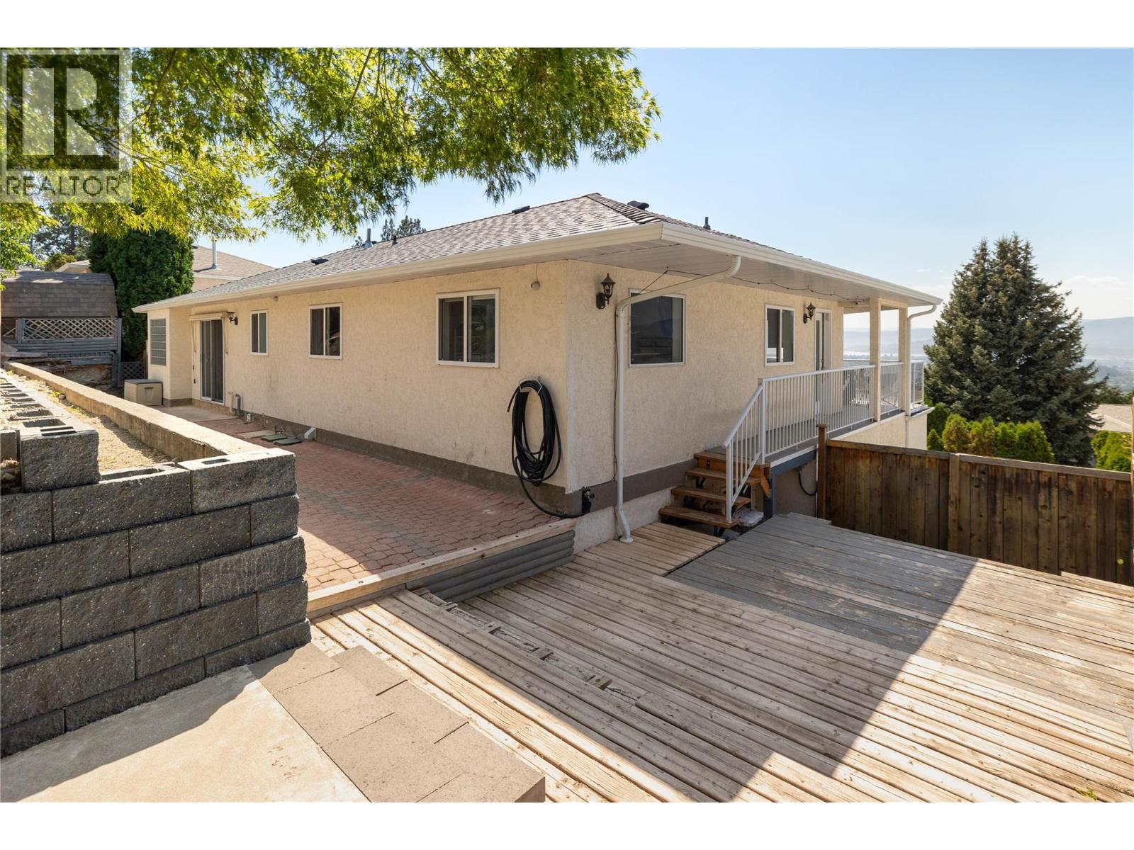 877 Toovey Road, Kelowna, British Columbia  V1X 6R2 - Photo 32 - 10394293