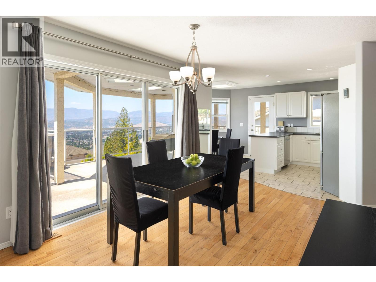 877 Toovey Road, Kelowna, British Columbia  V1X 6R2 - Photo 6 - 10394293