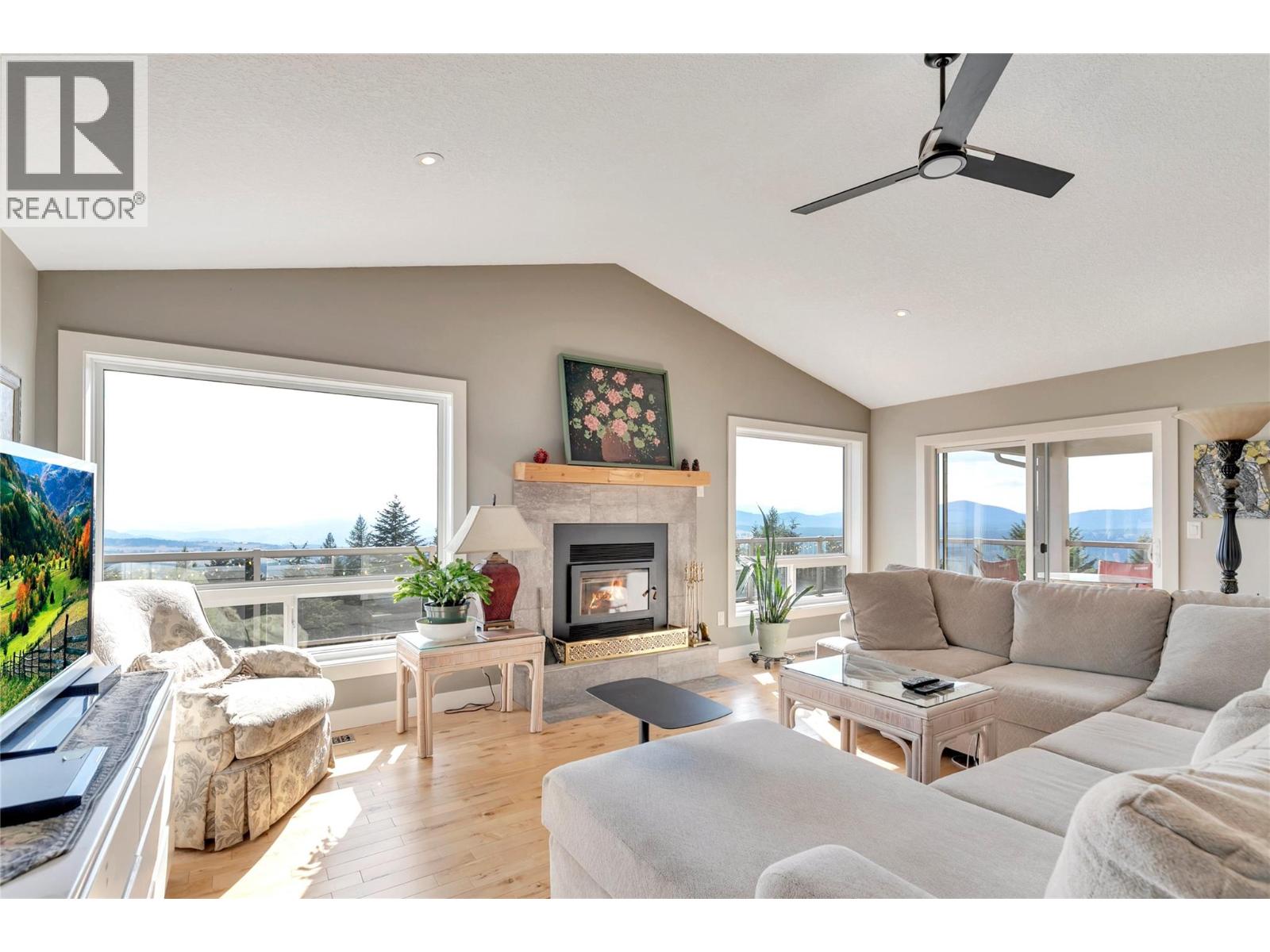 1415 Wolf Way Road, Bridesville, British Columbia  V0H 1Y0 - Photo 16 - 10395286