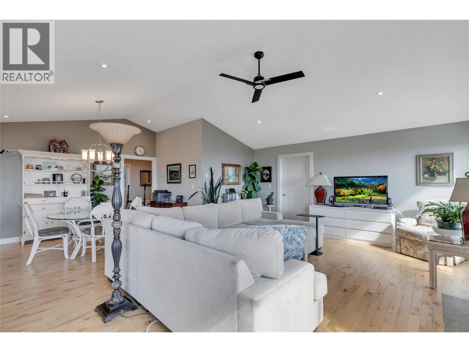 1415 Wolf Way Road, Bridesville, British Columbia  V0H 1Y0 - Photo 18 - 10395286