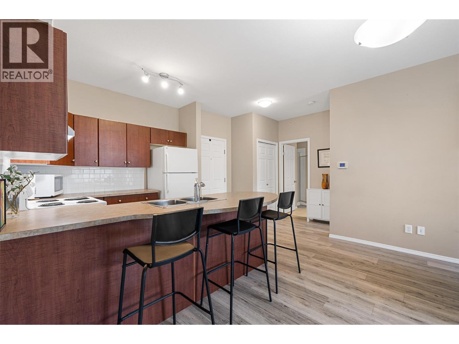 1875 Country Club Drive Unit# 1619, Kelowna, British Columbia  V1V 2W7 - Photo 10 - 10395366