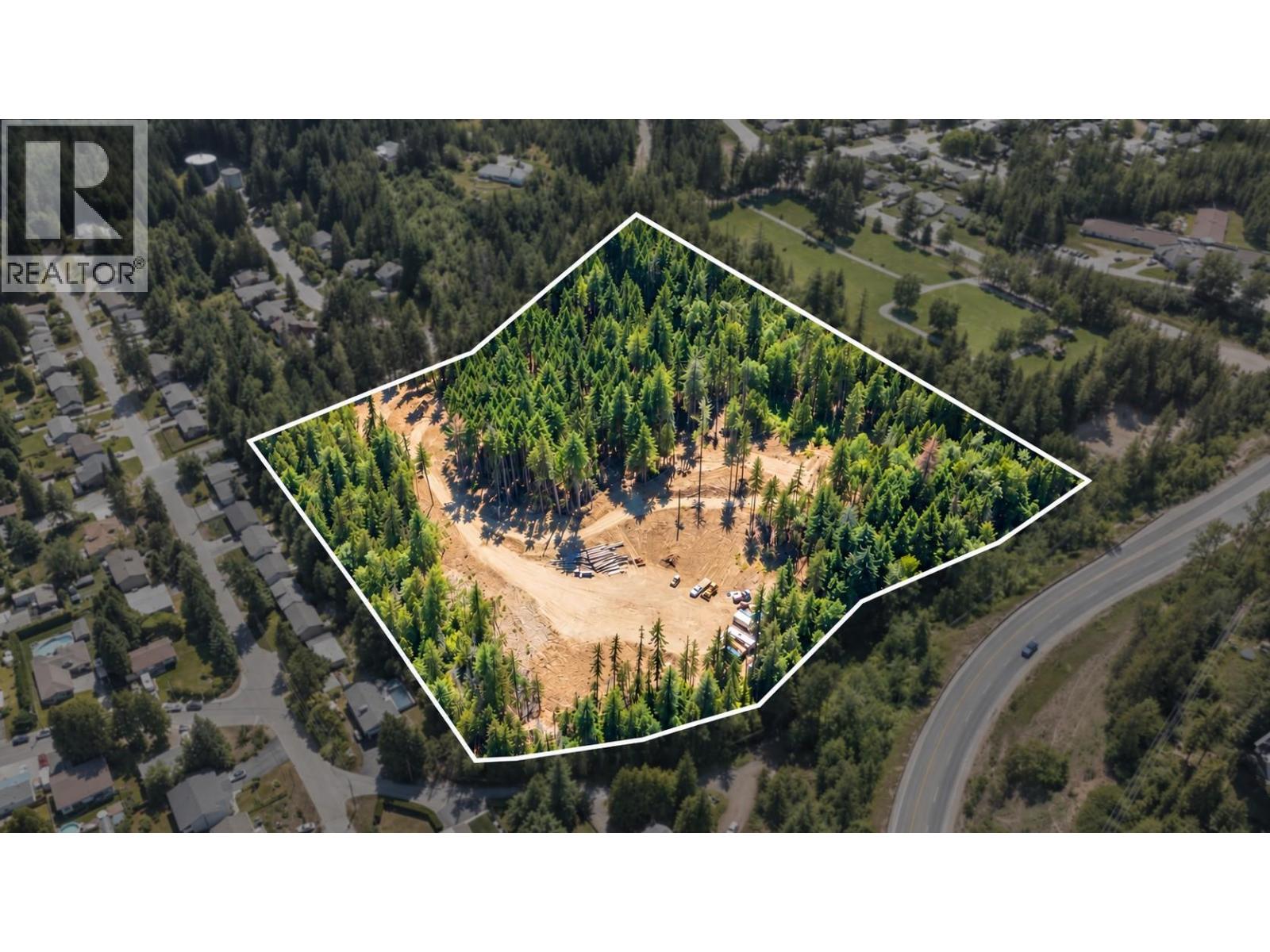 1110 23rd Street, Castlegar, British Columbia  V1N 3A6 - Photo 1 - 10395340