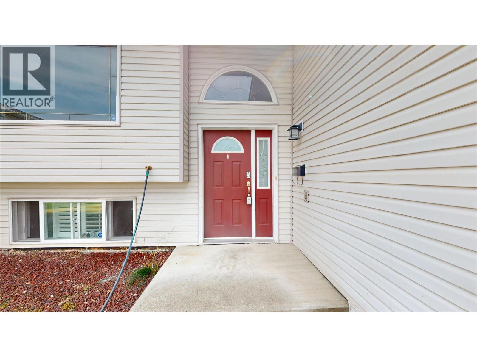 1612 Staple Crescent, Cranbrook, British Columbia  V1C 6J1 - Photo 2 - 10395430