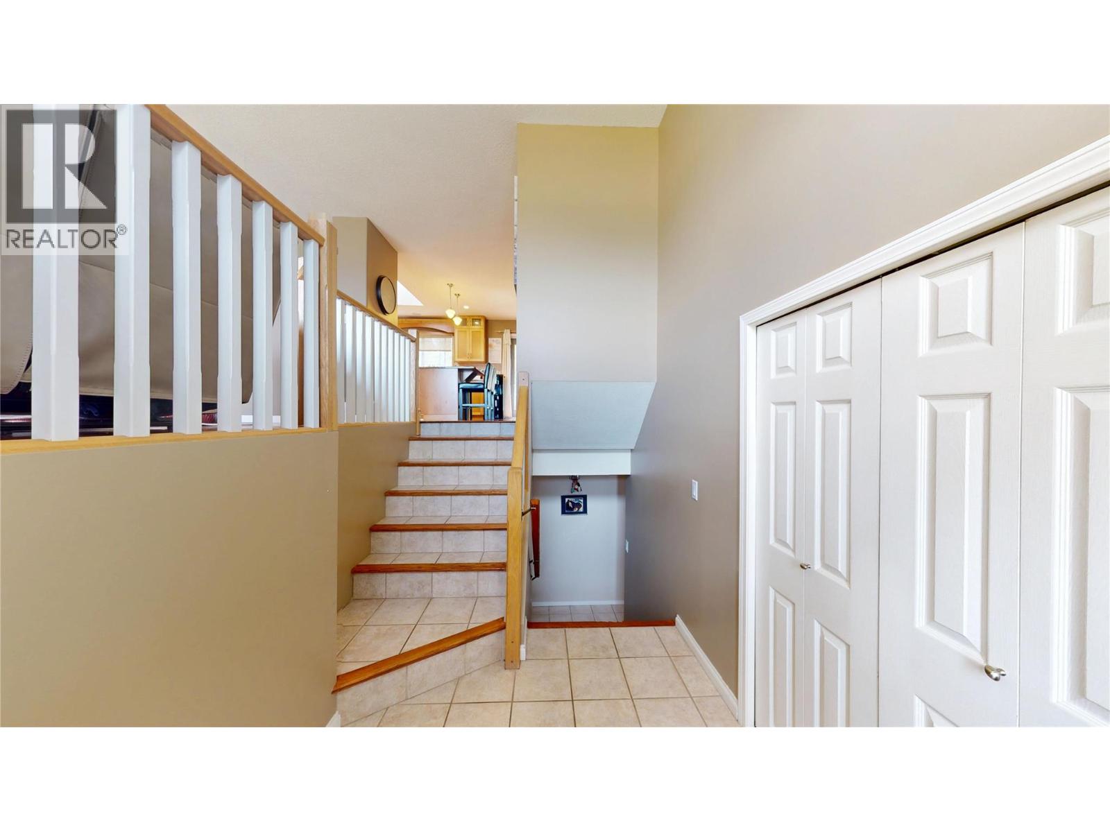 1612 Staple Crescent, Cranbrook, British Columbia  V1C 6J1 - Photo 4 - 10395430