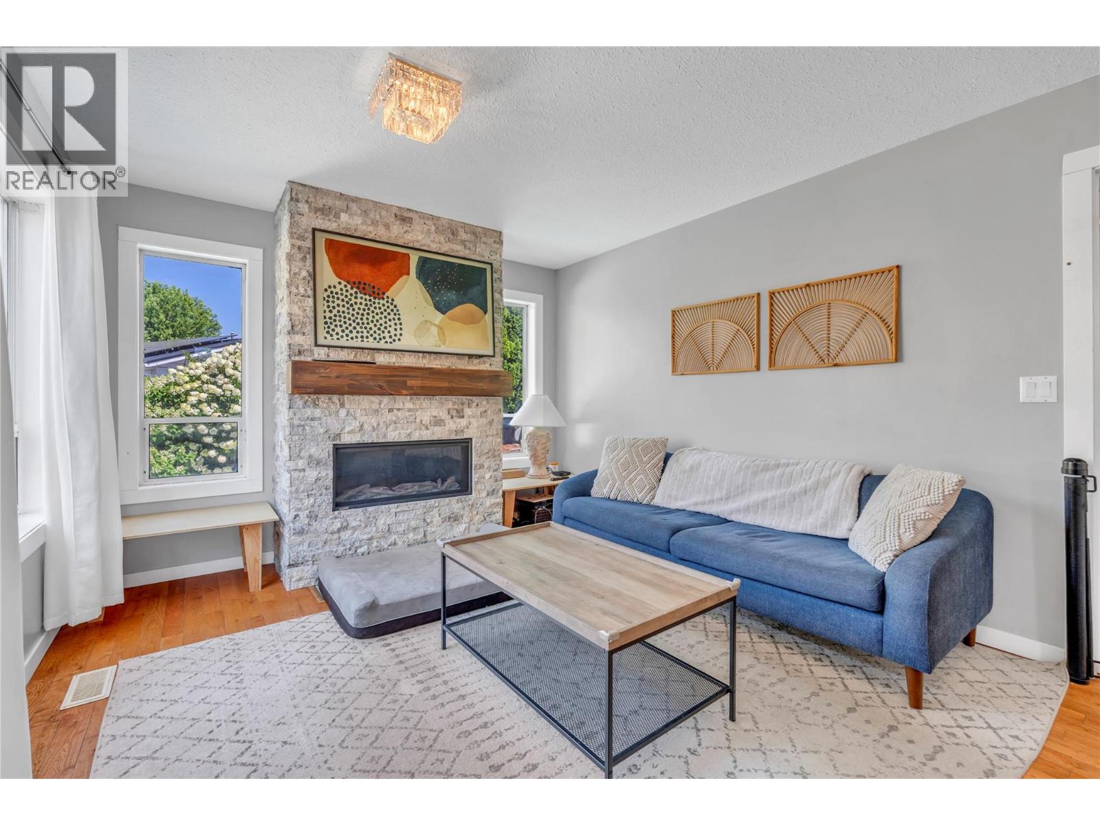 299 Roy Avenue, Penticton, British Columbia  V2A 7M8 - Photo 3 - 10394228