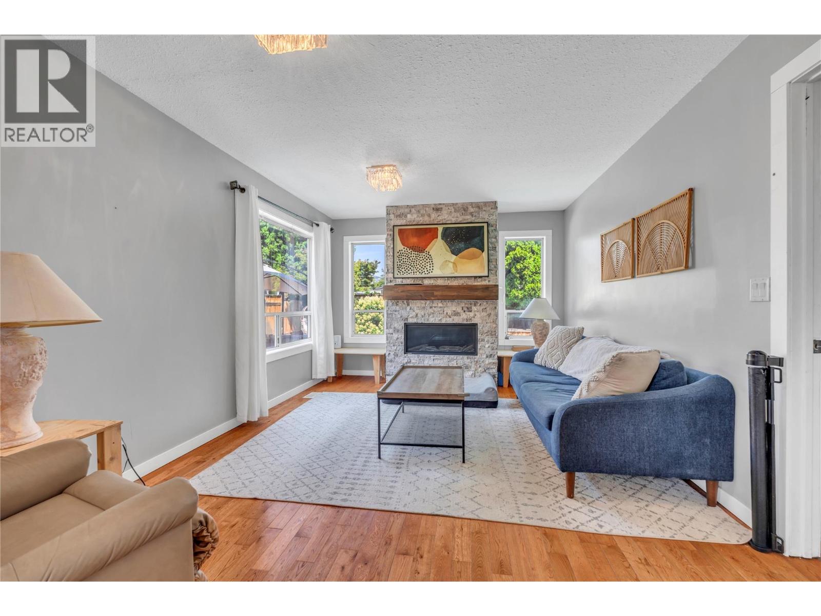 299 Roy Avenue, Penticton, British Columbia  V2A 7M8 - Photo 4 - 10394228