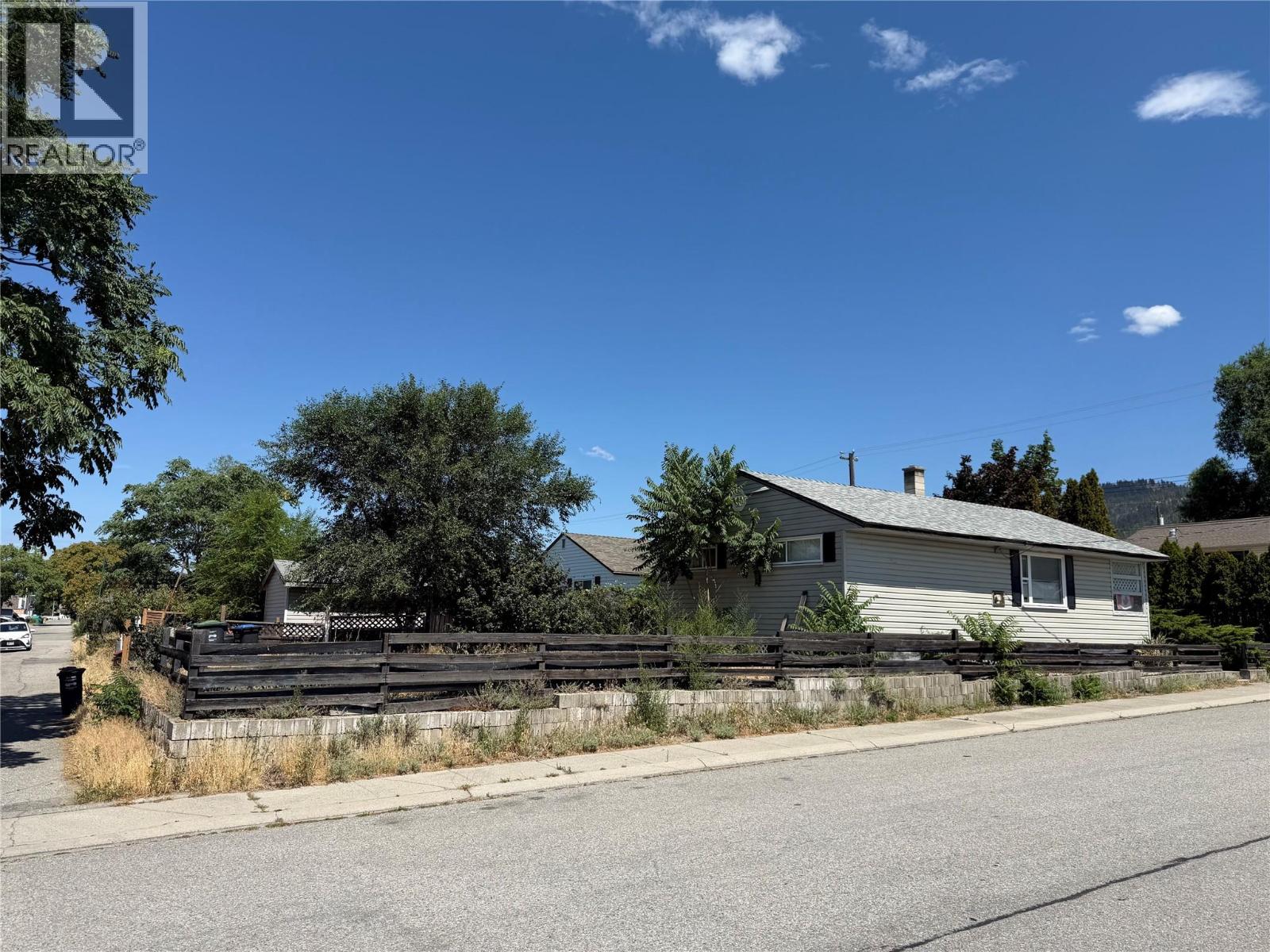 1297 King Street, Penticton, British Columbia  V2A 4S9 - Photo 3 - 10395457