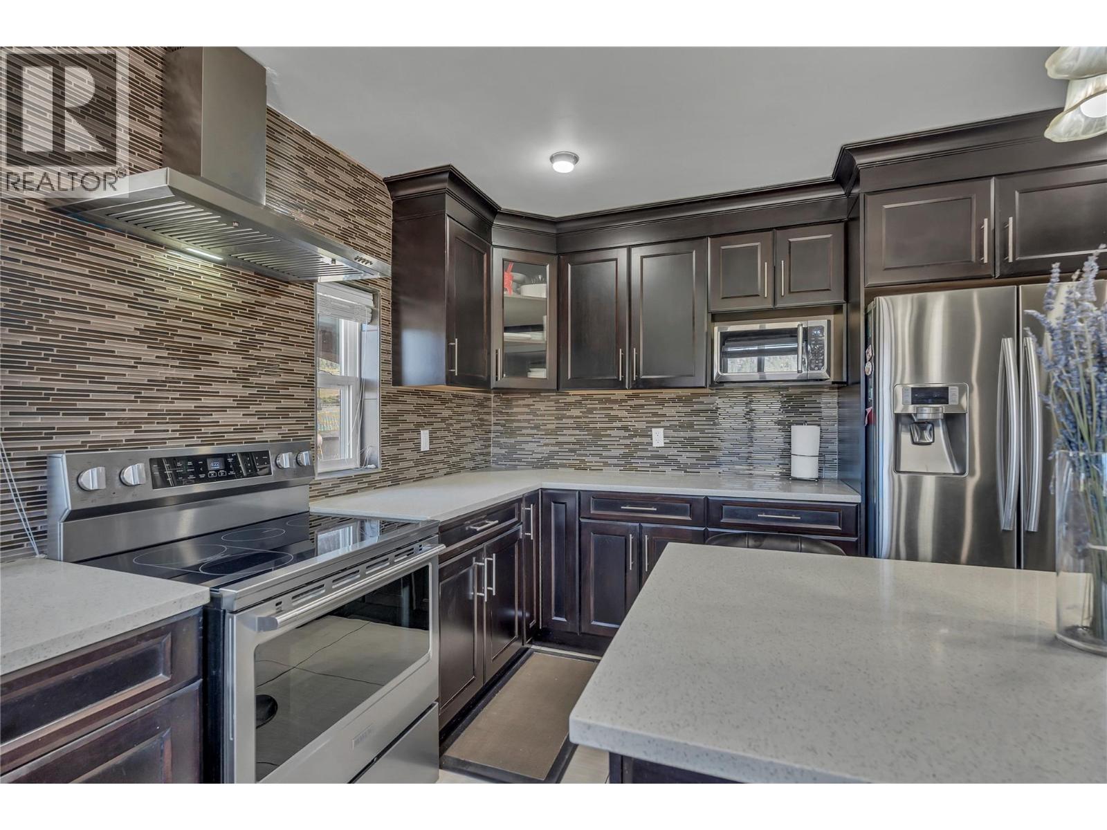 9820 Rippen Avenue, Summerland, British Columbia  V0H 1Z8 - Photo 11 - 10395461