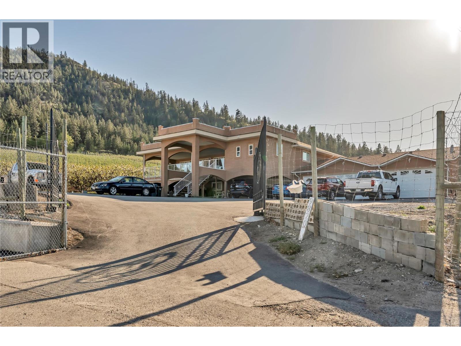 9820 Rippen Avenue, Summerland, British Columbia  V0H 1Z8 - Photo 2 - 10395461